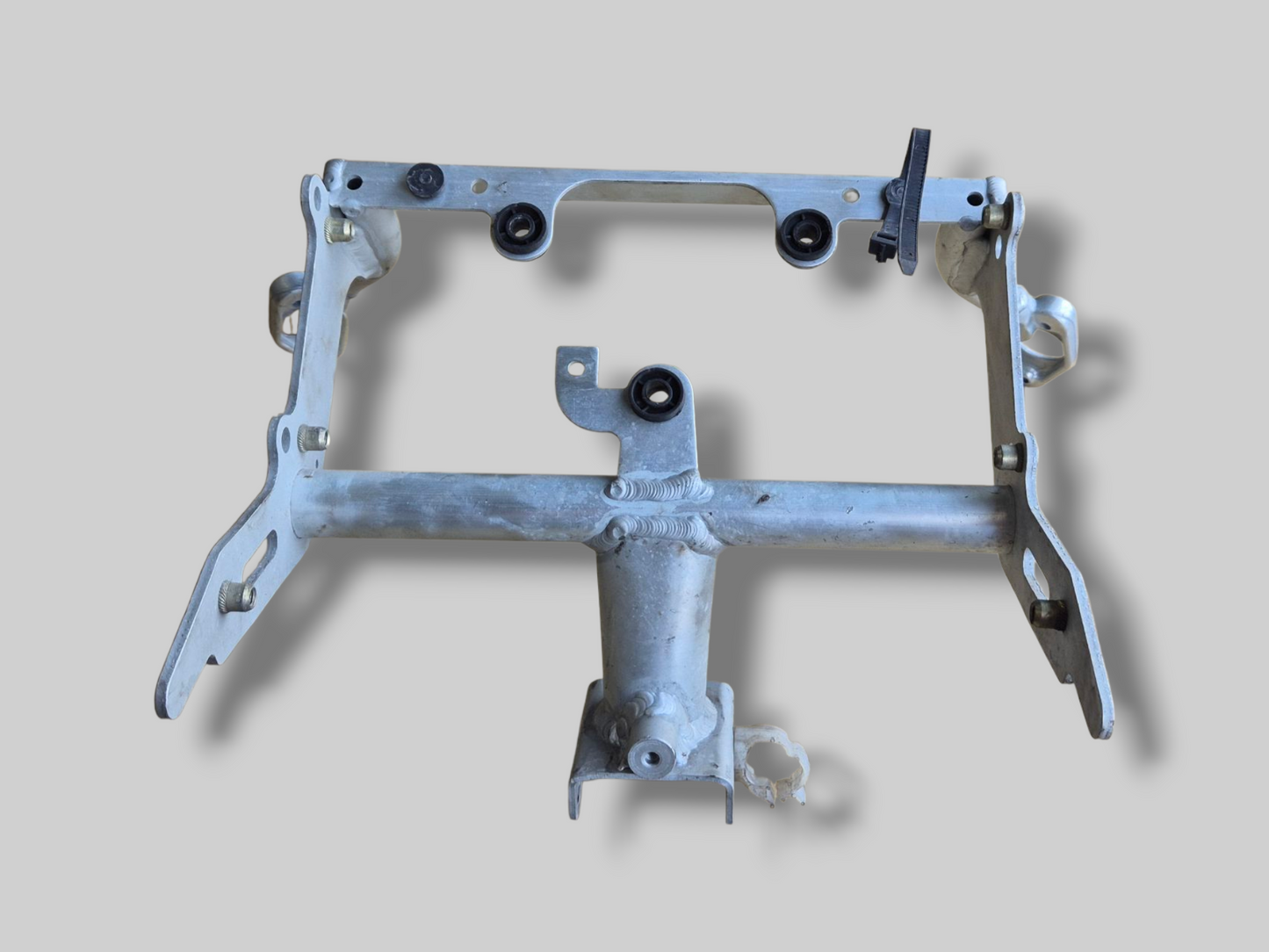 INSTRUMENT CLUSTER HOLDER FRONT SUBFRAME AP8135905 Aprilia RSV Mille 98-03