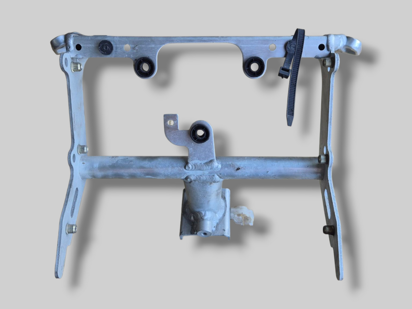 INSTRUMENT CLUSTER HOLDER FRONT SUBFRAME AP8135905 Aprilia RSV Mille 98-03