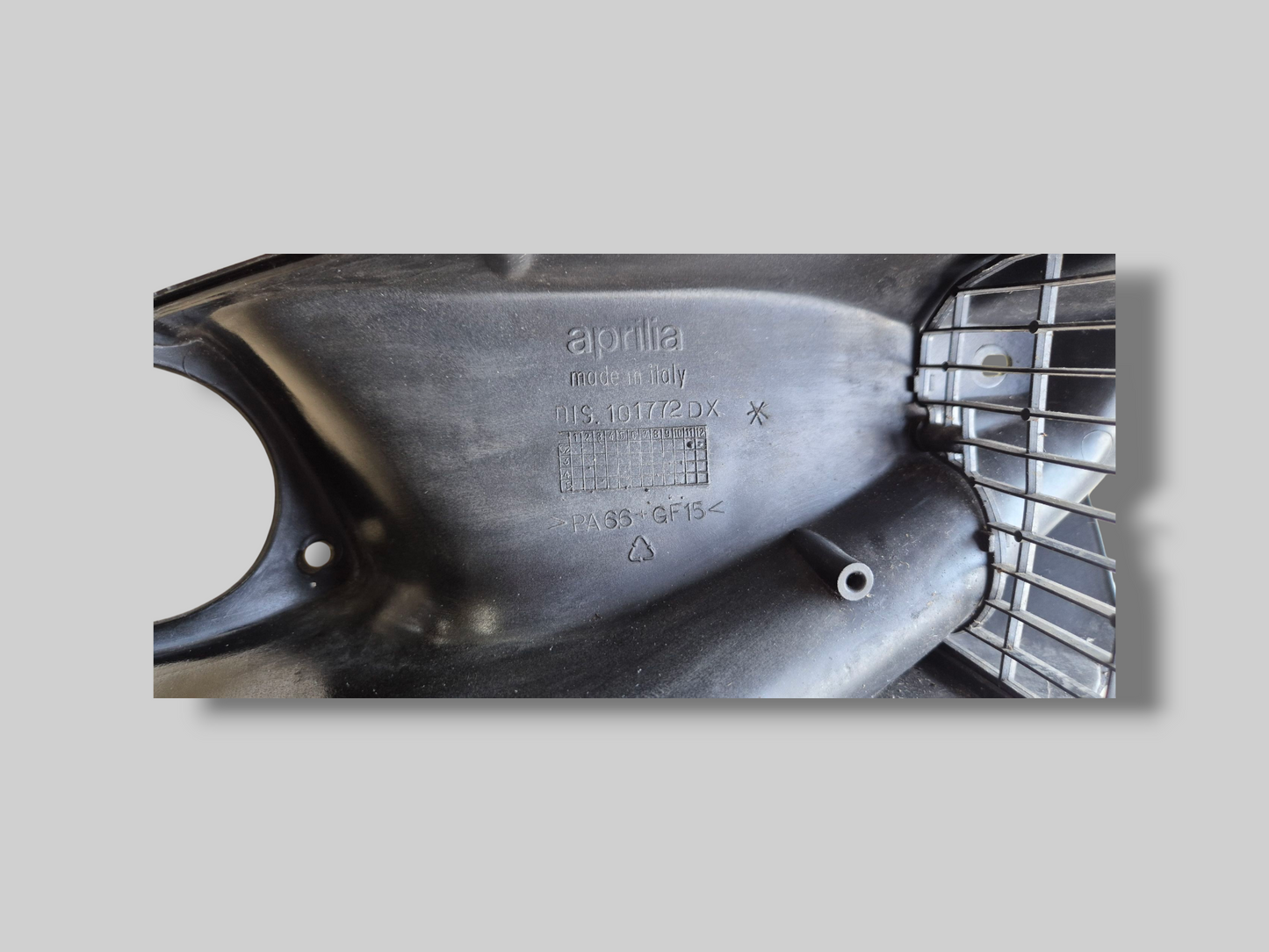 RIGHT-HAND RAM AIR INNER AIR DUCT FAIRING GLOSS BLACK AP8139414 Aprilia RSV Mille 98-03