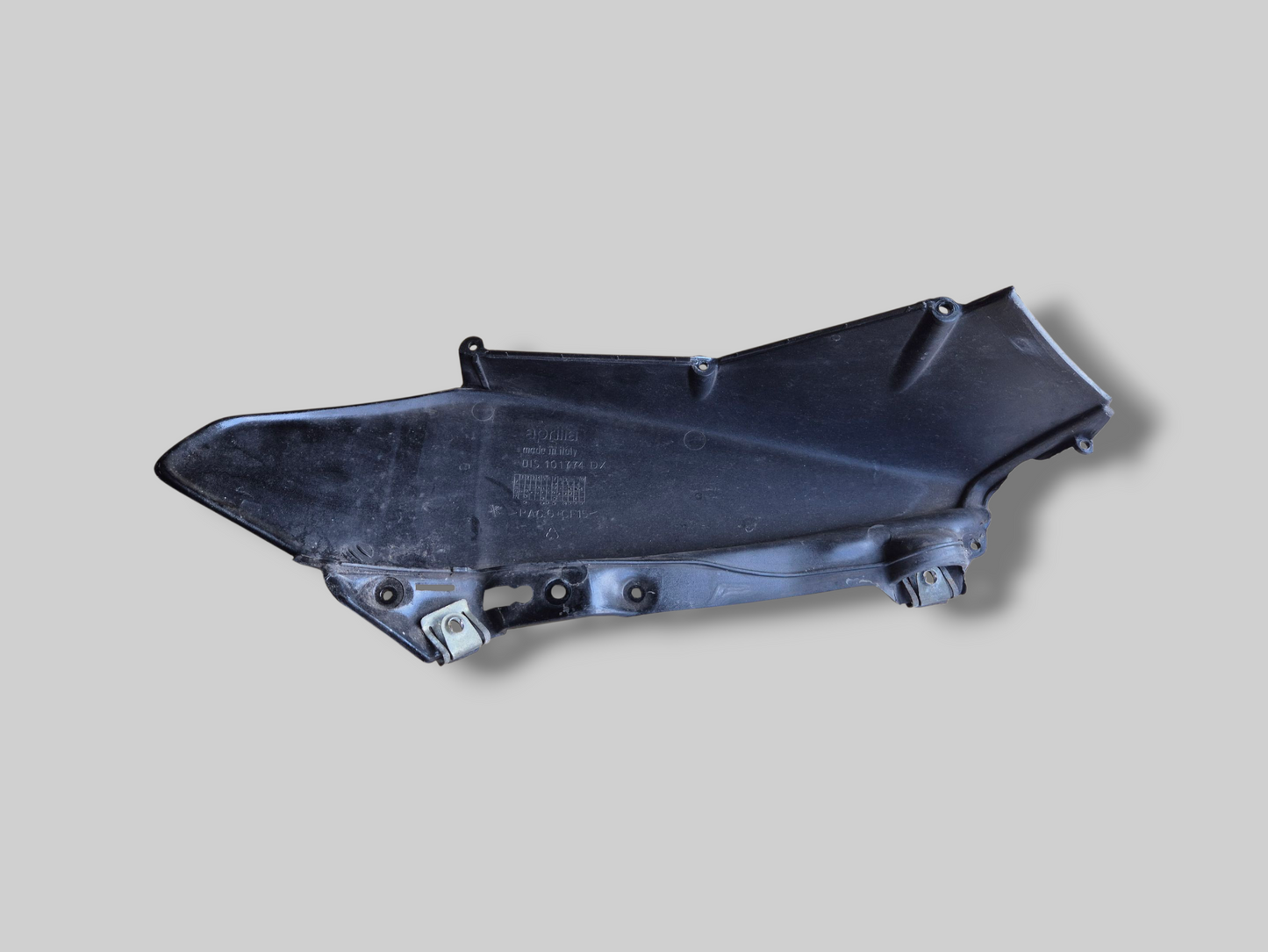 RIGHT-HAND SIDE OUTER AIR INTAKE DUCT BLACK AP8168437 Aprilia RSV Mille 1998-2003