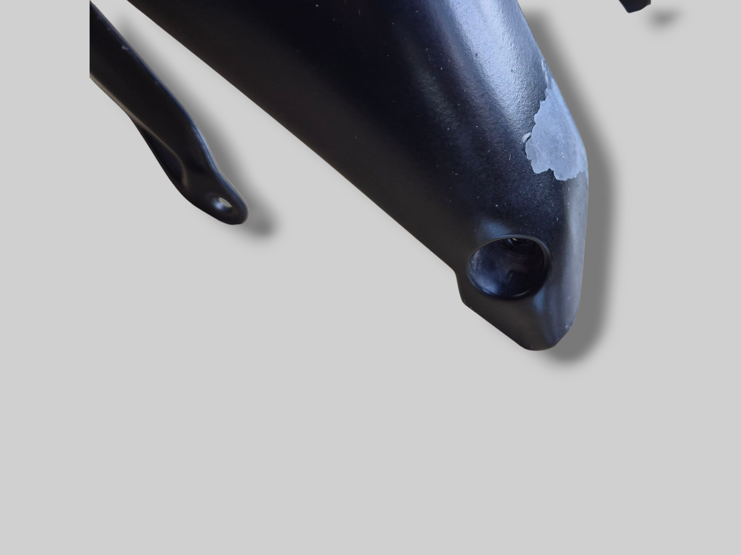 FRONT FENDER MUDGUARD MATT BLACK AP8156031 Aprilia RSV Mille 98-03 / Tuono 02-05