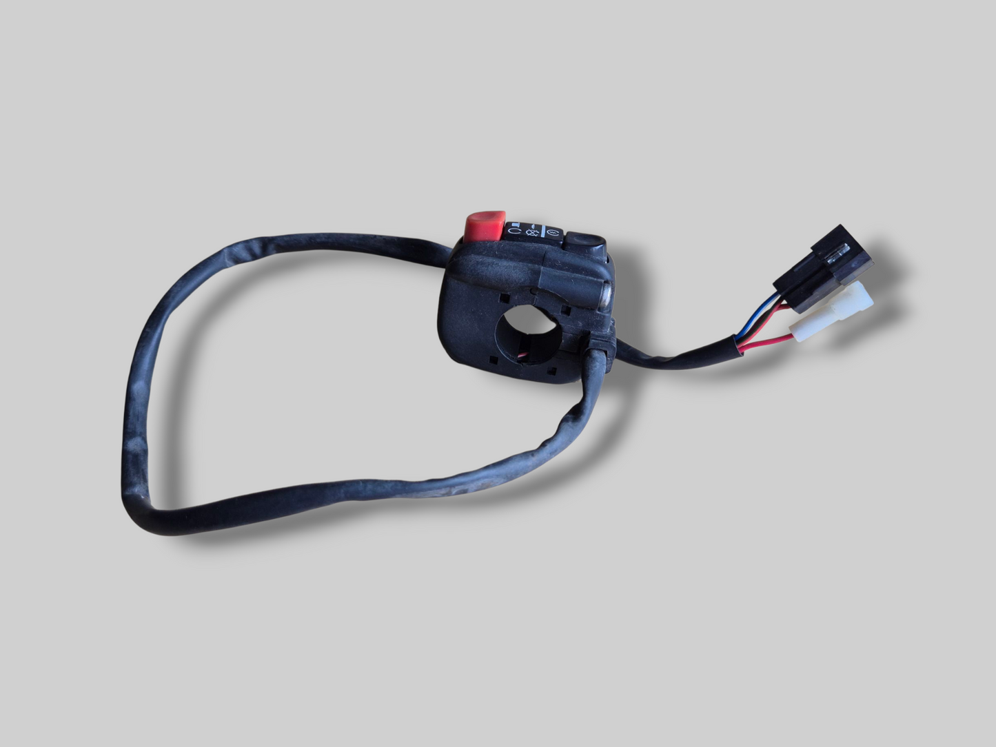 RIGHT-HAND SIDE HANDLEBAR KILLSWITCH AP8118580 Aprilia RSV Mille 01-03 / Tuono 02-05
