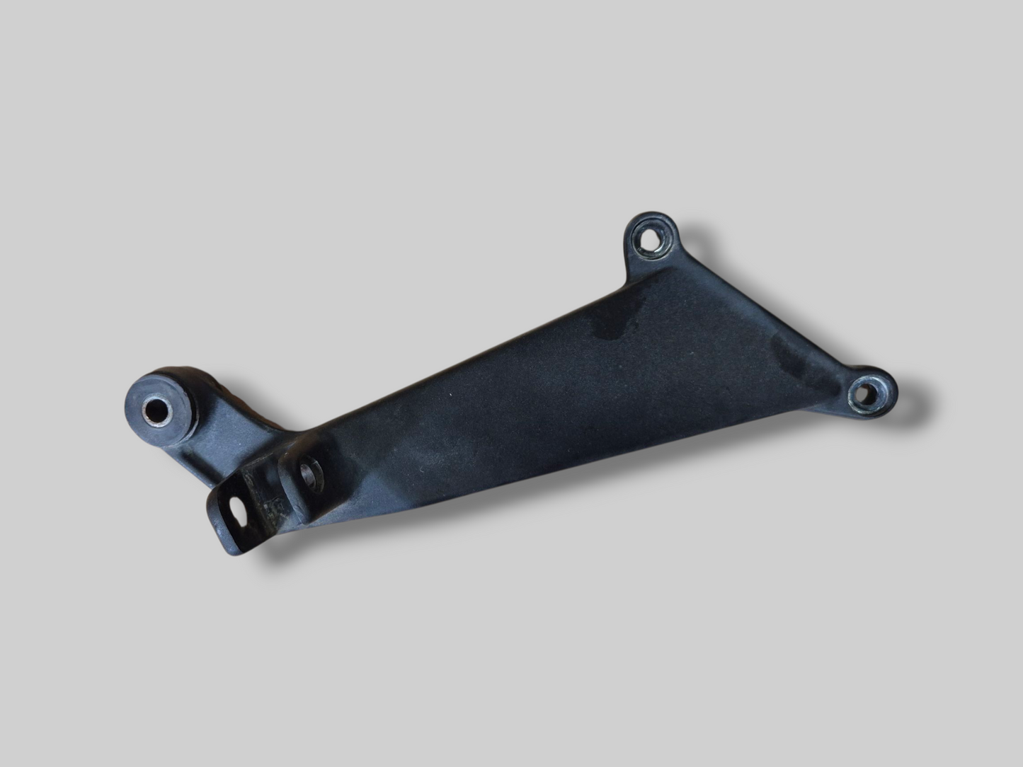 PASSENGER RIGHT FOOTREST SUPPORT AP8146384 Aprilia RSV Mille 98-03 / Tuono 02-05