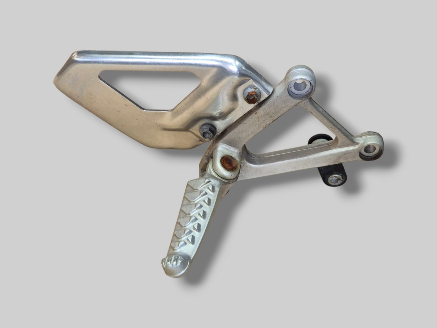 RIGHT-HAND SIDE FOOTREST REARSET AP8135909 Aprilia RSV Mille 98-03 / Tuono 02-05