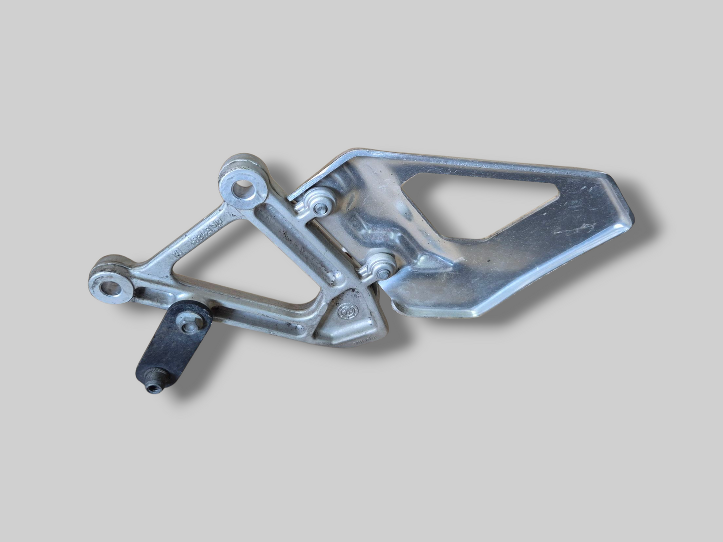 RIGHT-HAND SIDE FOOTREST REARSET AP8135909 Aprilia RSV Mille 98-03 / Tuono 02-05