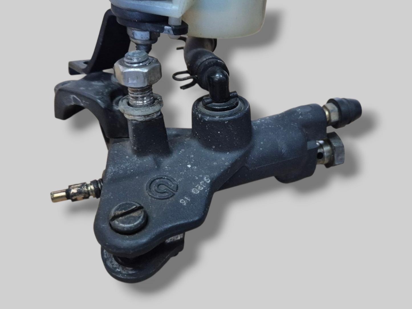 FRONT BRAKE PUMP MASTER CYLINDER AP8113969 Aprilia RSV Mille 98-03 / Tuono 02-05