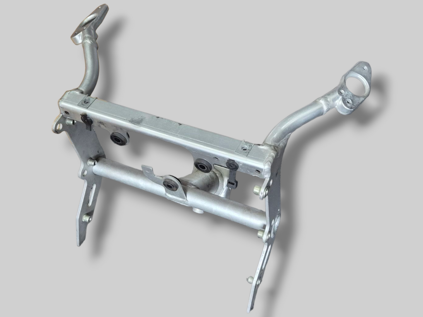 INSTRUMENTENCLUSTERHOUDER SUBFRAME VOOR AP8135905 Aprilia RSV Mille 98-03