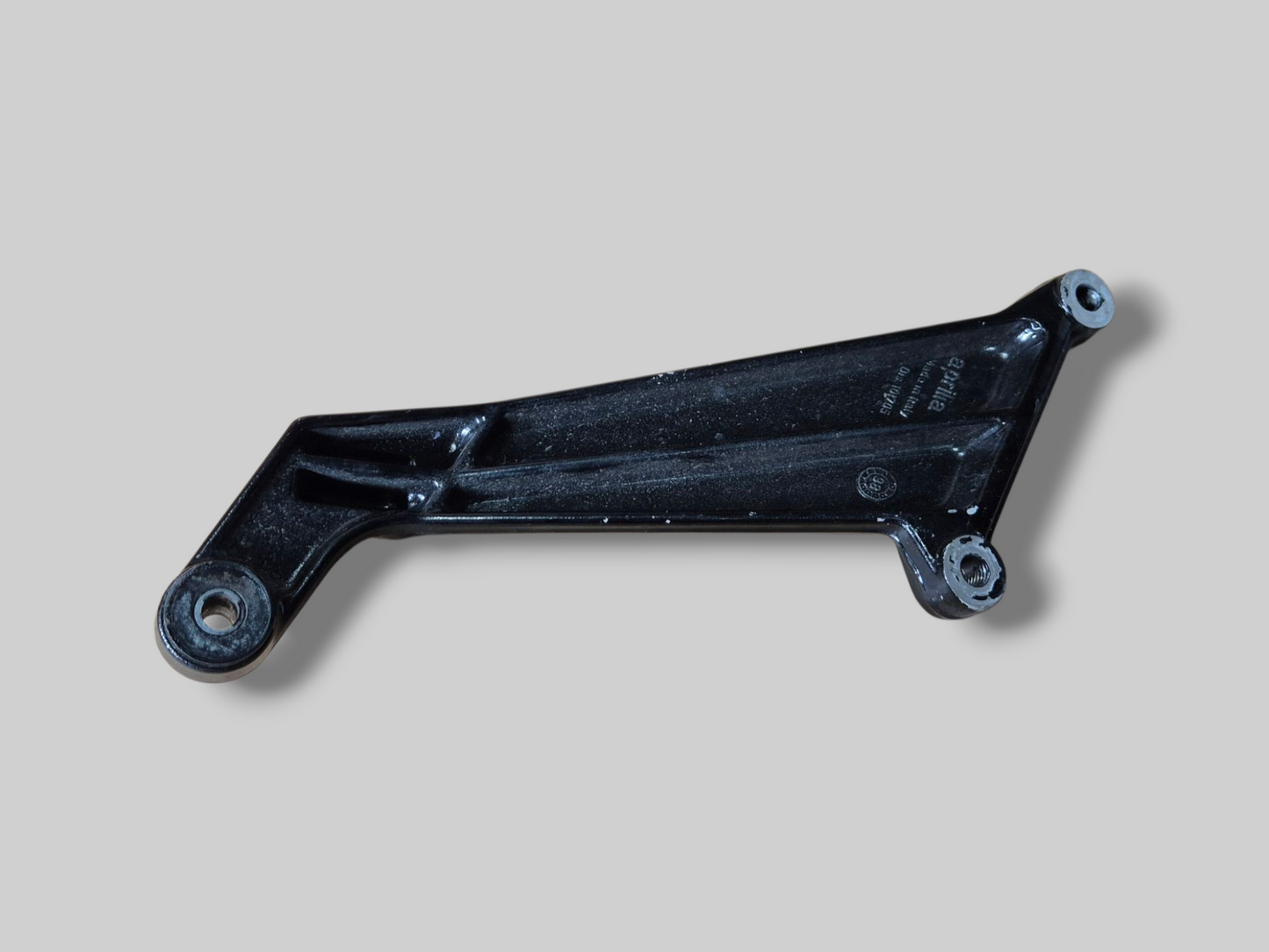 PASSAGIER RECHTER VOETSTEUN STEUN AP8146384 Aprilia RSV Mille 98-03 / Tuono 02-05