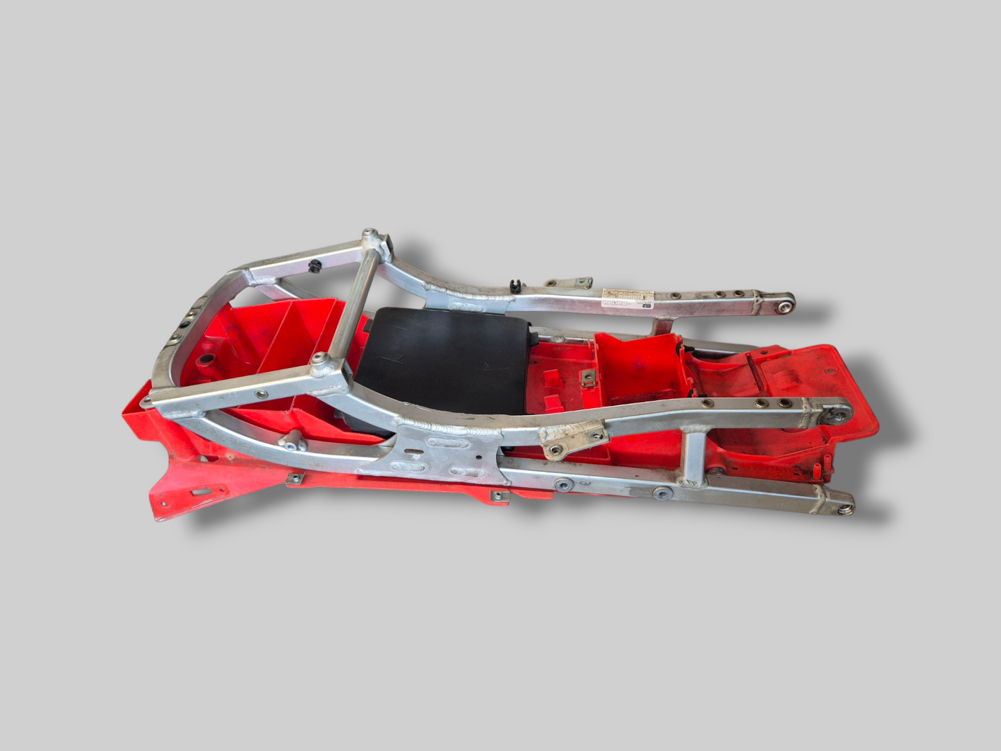 ZADELSTEUN ACHTER SUBFRAME AP8146500 Aprilia RSV1000R 04-10 / Tuono 1000R 06-10