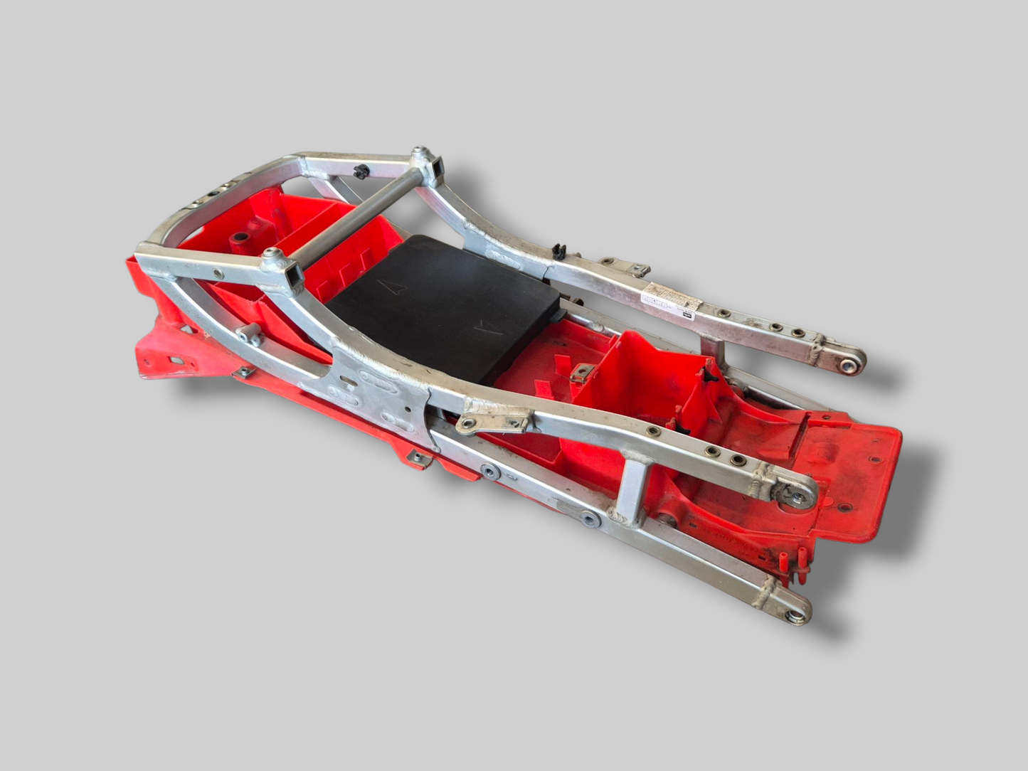 ZADELSTEUN ACHTER SUBFRAME AP8146500 Aprilia RSV1000R 04-10 / Tuono 1000R 06-10