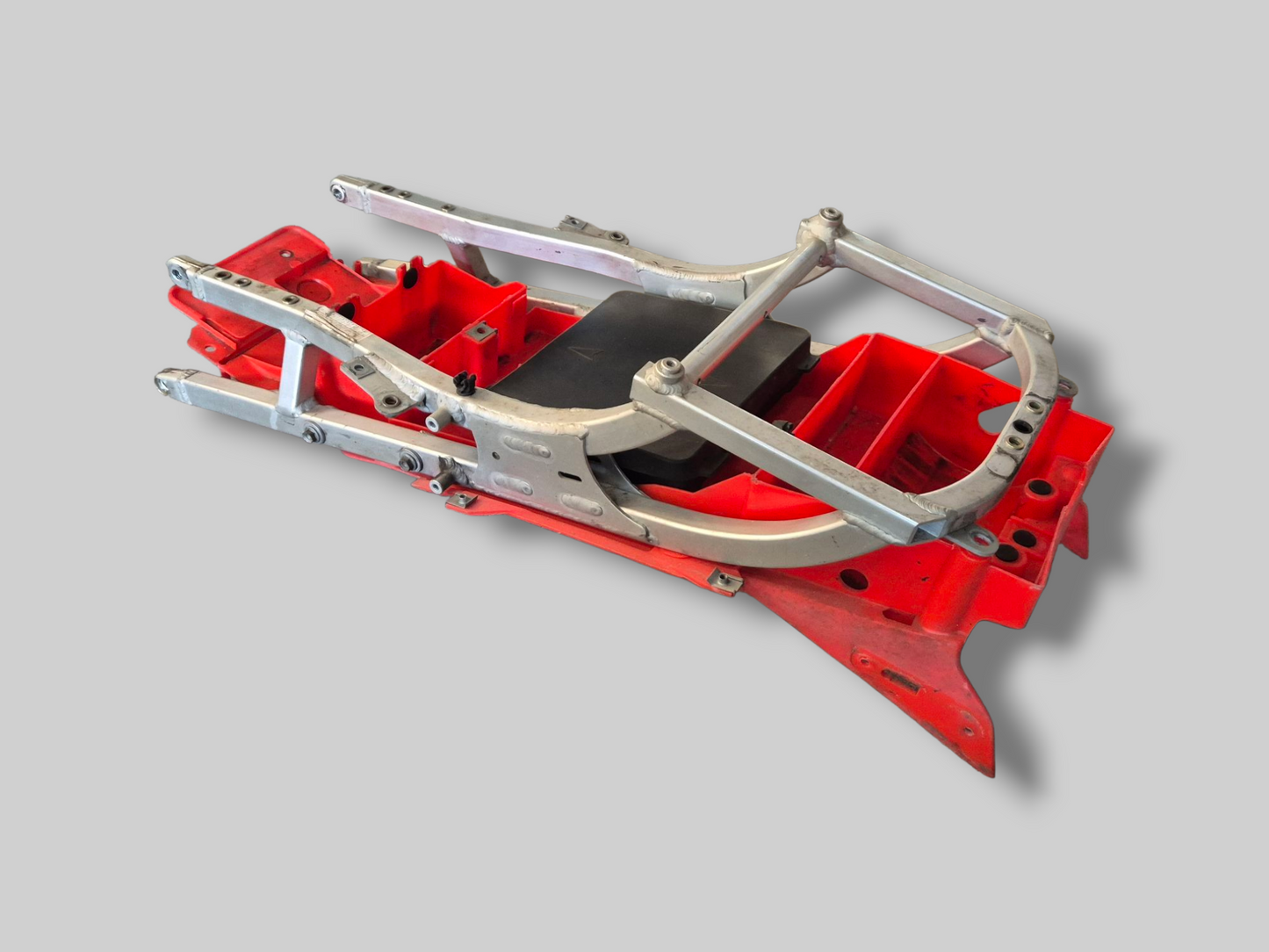 ZADELSTEUN ACHTER SUBFRAME AP8146500 Aprilia RSV1000R 04-10 / Tuono 1000R 06-10