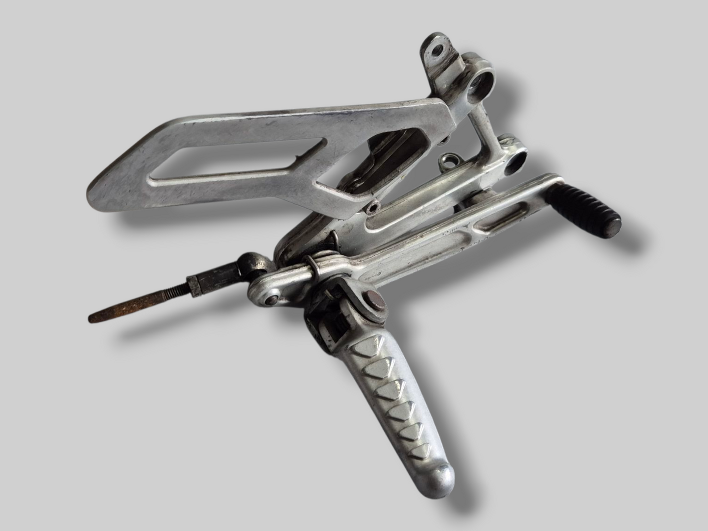 RIGHT-HAND SIDE FOOTREST REARSET COMPLETE AP8134593 Aprilia SL1000 Falco 2000-2003