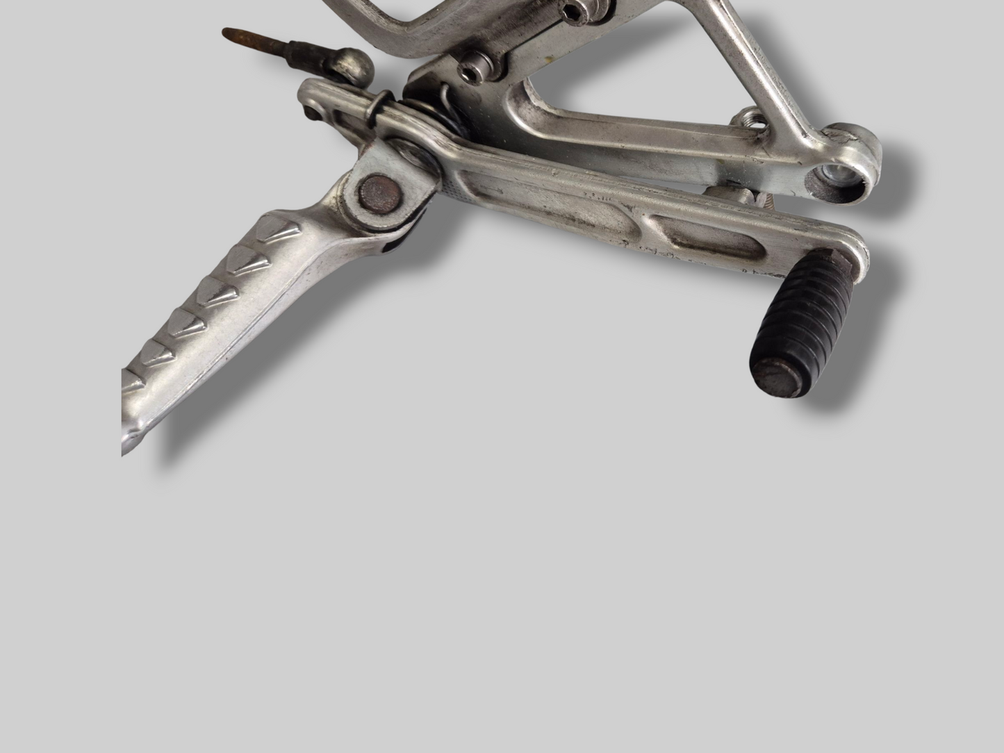 RIGHT-HAND SIDE FOOTREST REARSET COMPLETE AP8134593 Aprilia SL1000 Falco 2000-2003