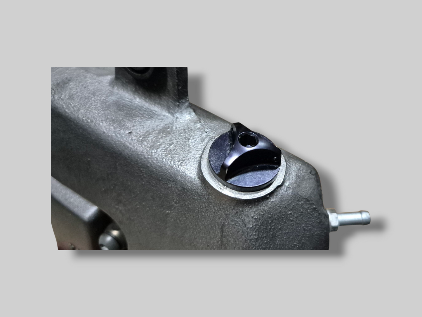 OLIETANKRESERVOIR AP8138558 Aprilia RSV Mille 98-03 / Tuono 02-05