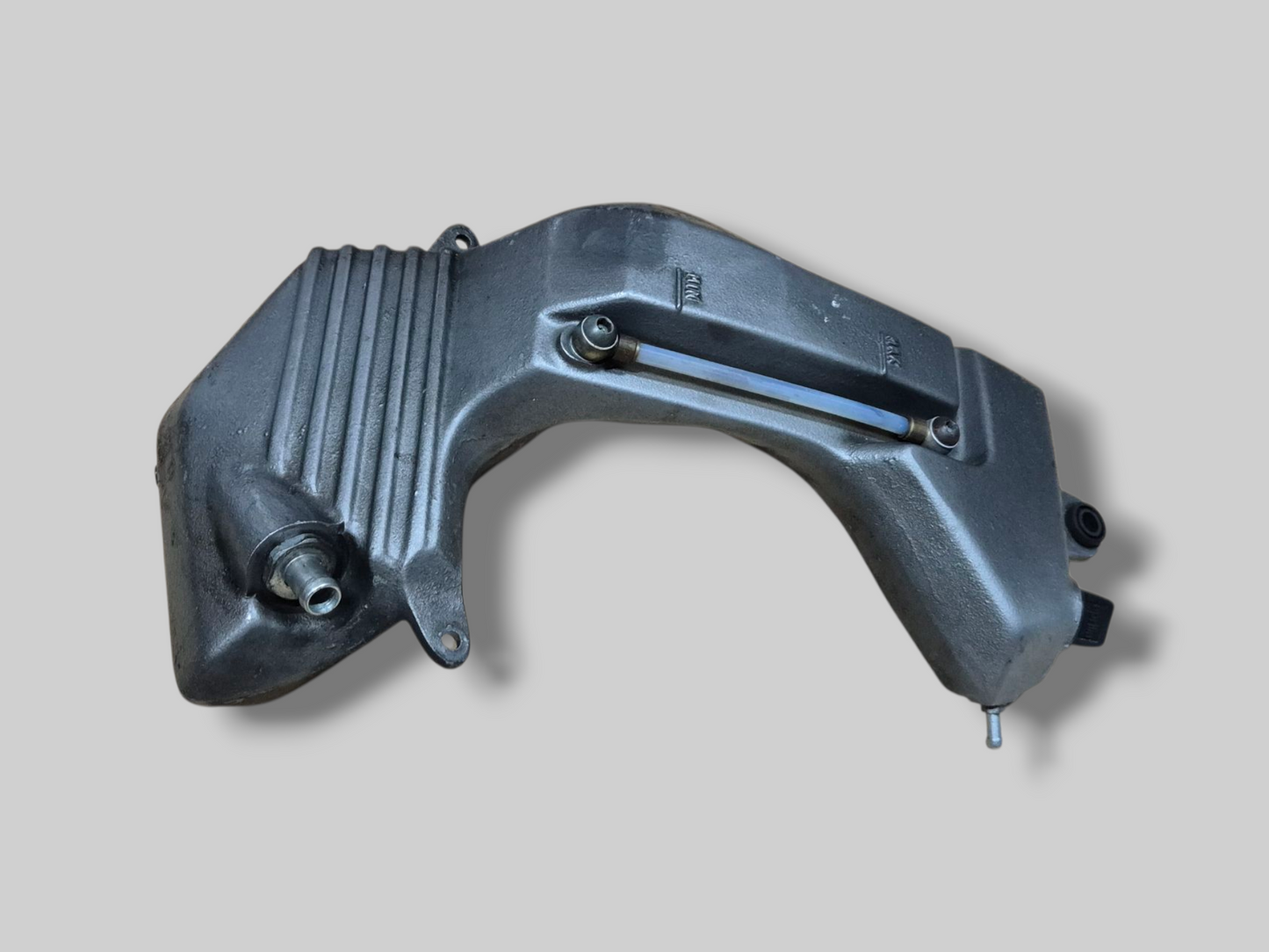 OLIETANKRESERVOIR AP8138558 Aprilia RSV Mille 98-03 / Tuono 02-05