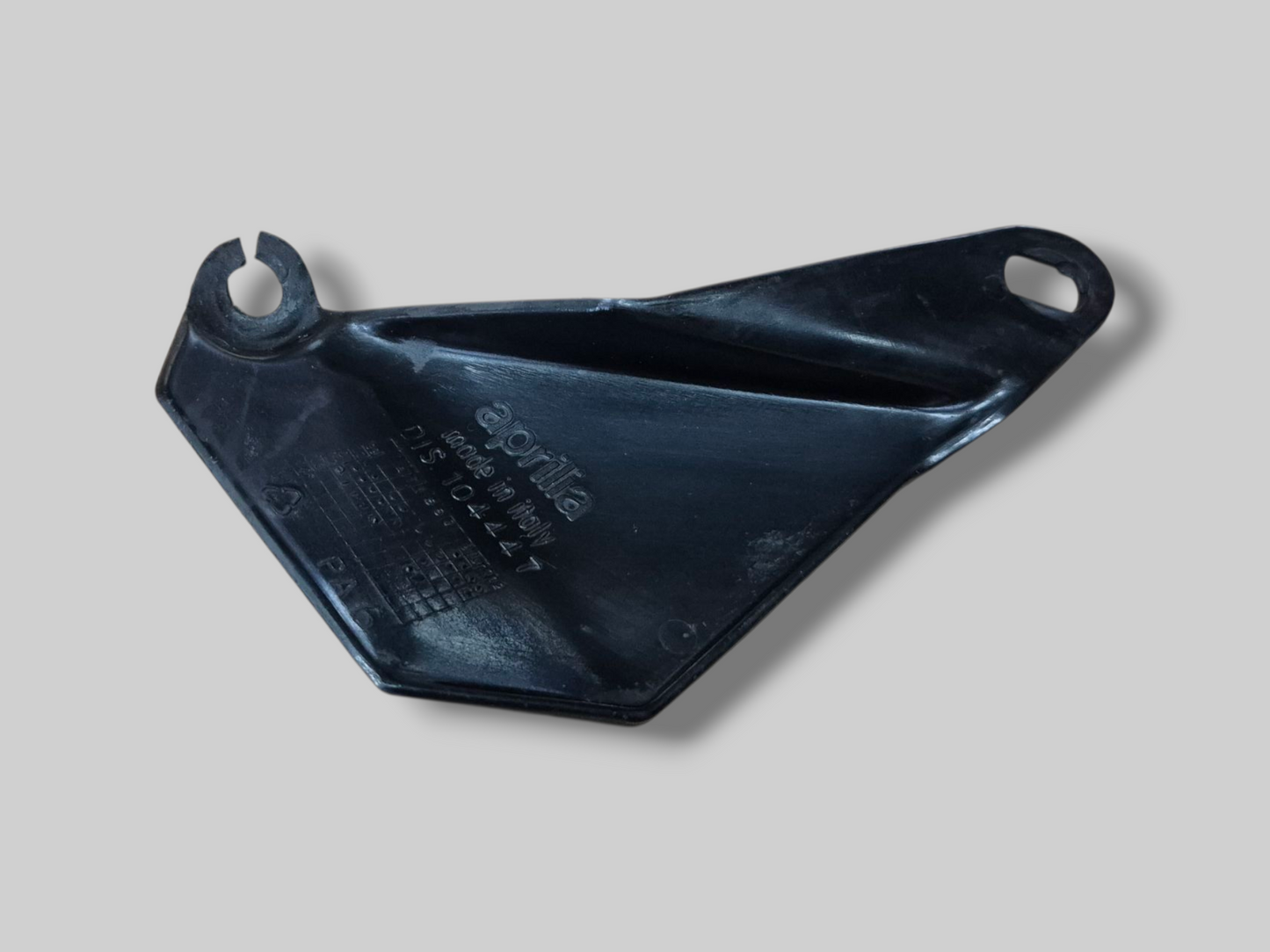 KETTINGGELEIDERPLAAT AP8144445 Aprilia RSV Mille 98-03 / Tuono 02-05