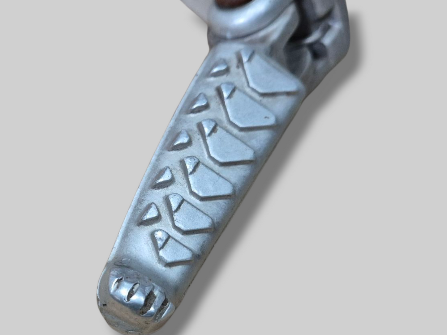 LINKER ZIJVOETSTEUN ACHTERSET AP8135910 Aprilia RSV Mille 98-03 / Tuono 03-05
