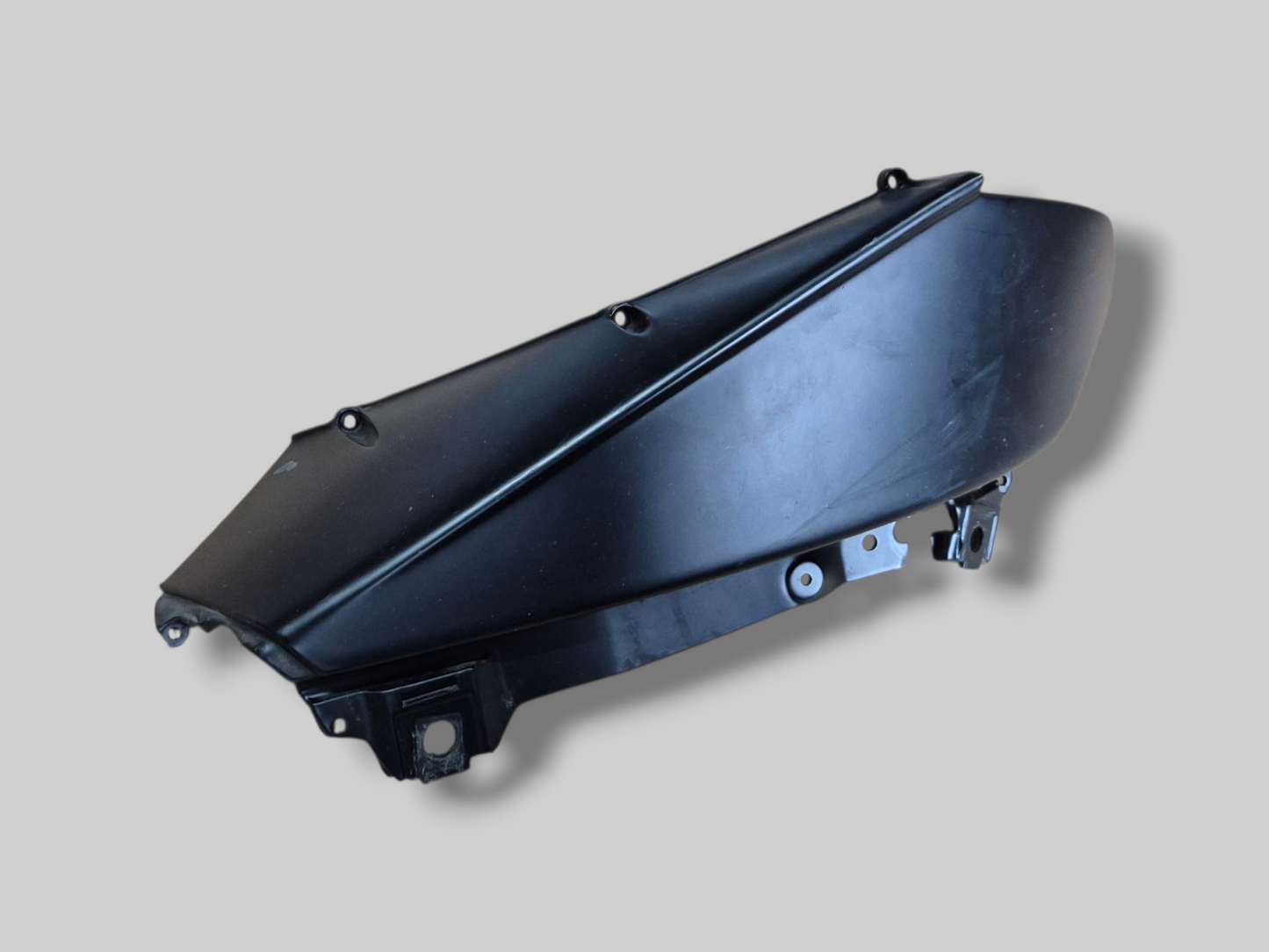 RECHTERKANT BUITENLUCHTINLAATKANAAL DIABLO ZWART AP8149279 Aprilia RSV Mille 1998-2003