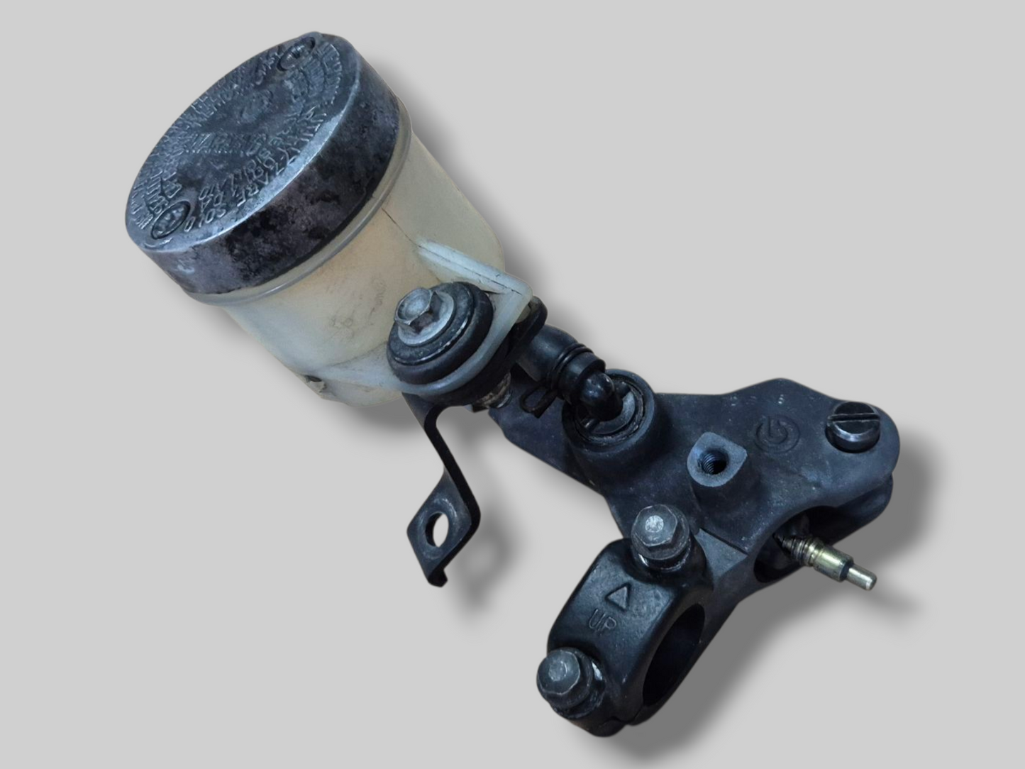 VOORREMPOMP HOOFDCILINDER AP8113969 Aprilia RSV Mille 98-03 / Tuono 02-05
