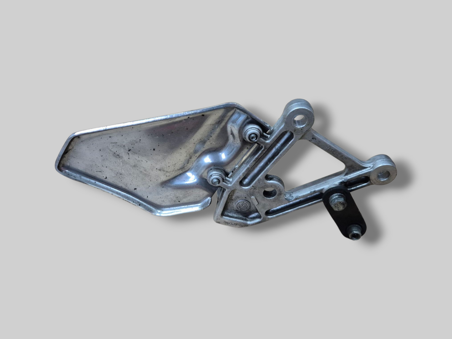 LINKER ZIJVOETSTEUN ACHTERSET AP8135910 Aprilia RSV Mille 98-03 / Tuono 02-05