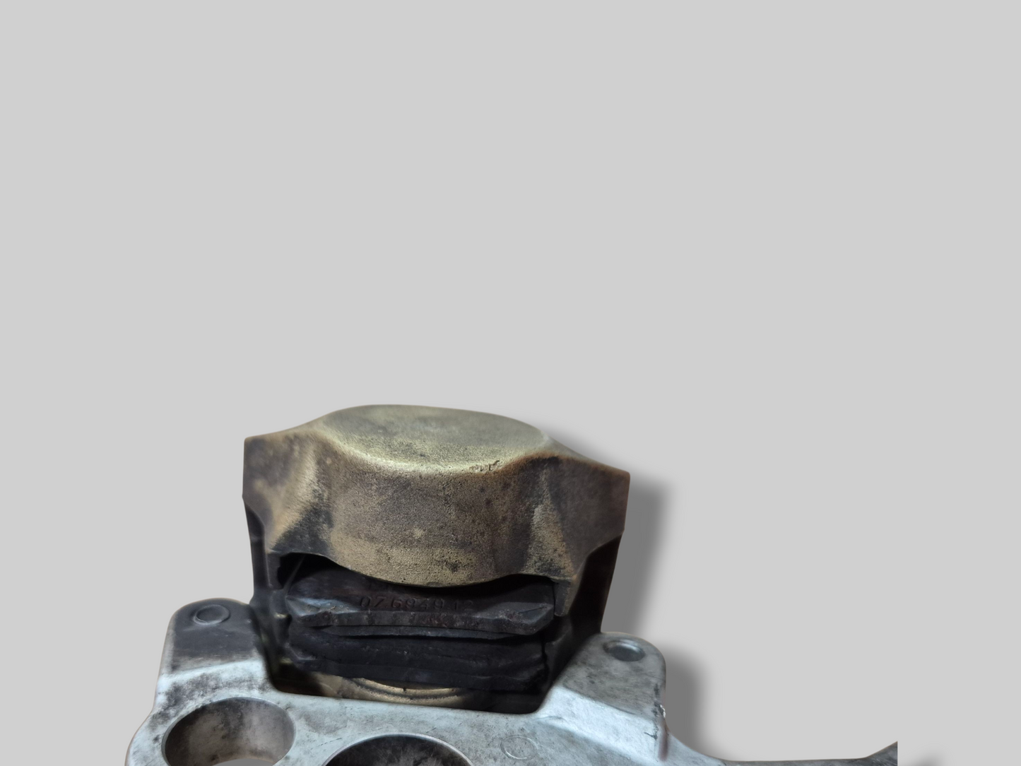 ACHTERREMKLAUW GOUD BREMBO AP8113897 Aprilia RSV Mille 98-03 / Tuono 02-05