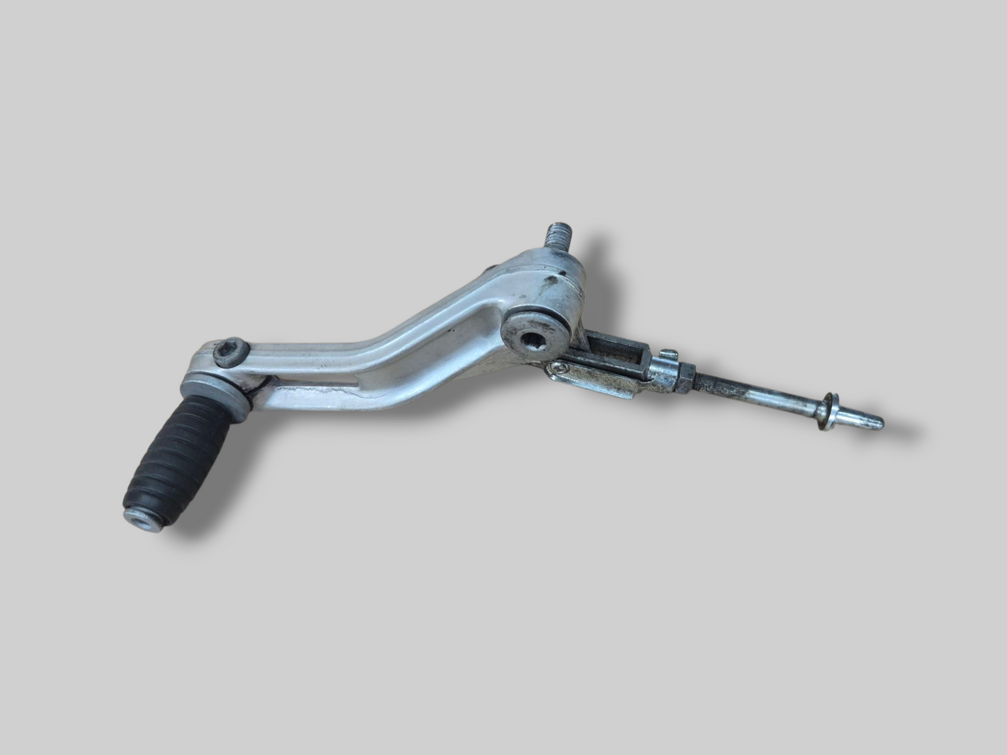ACHTERREM PEDAALHENDEL AP8146787 AP8133875 Aprilia RSV1000R 04-10 / Tuono 1000R 06-10