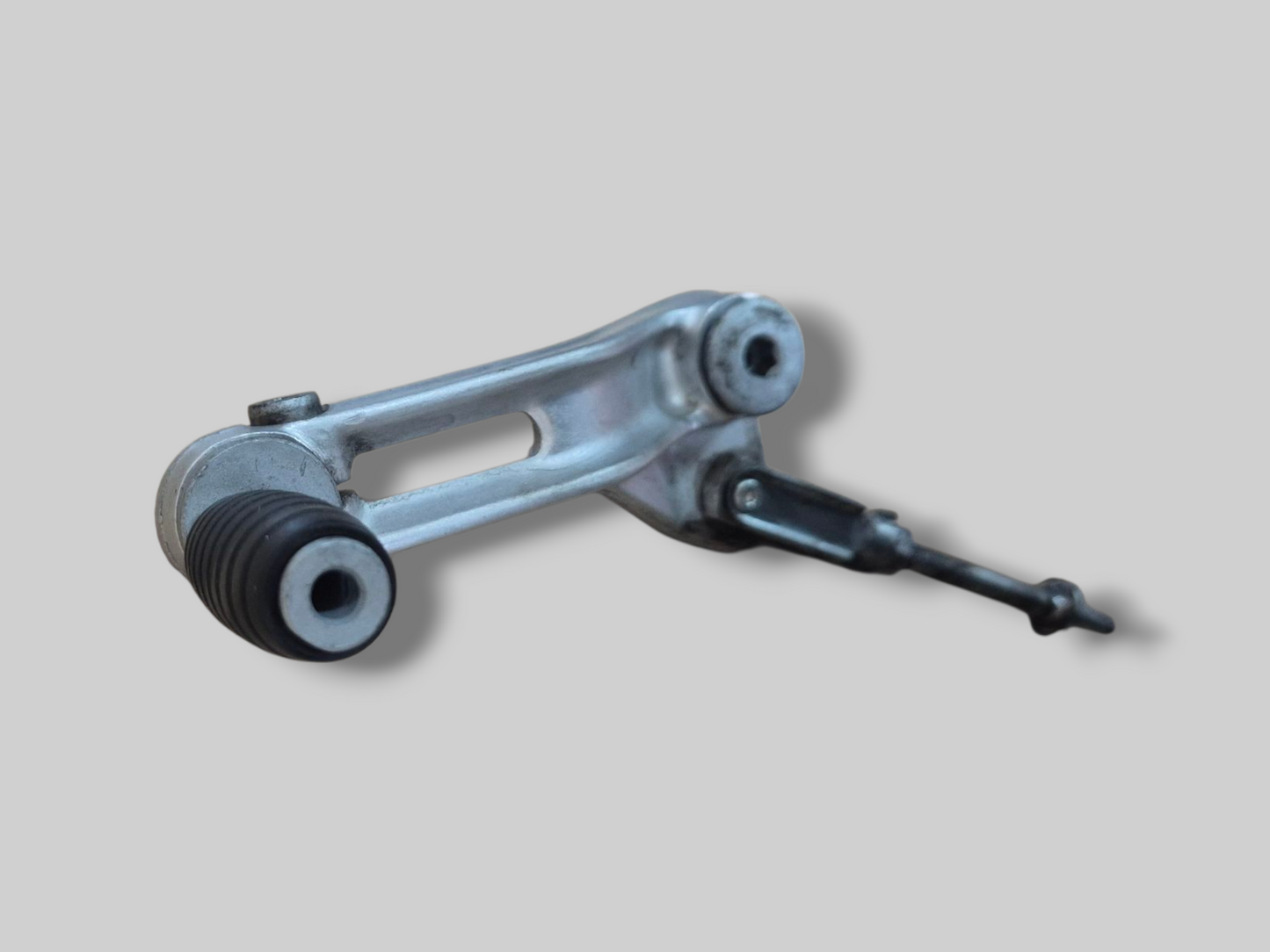 ACHTERREM PEDAALHENDEL AP8146787 AP8133875 Aprilia RSV1000R 04-10 / Tuono 1000R 06-10