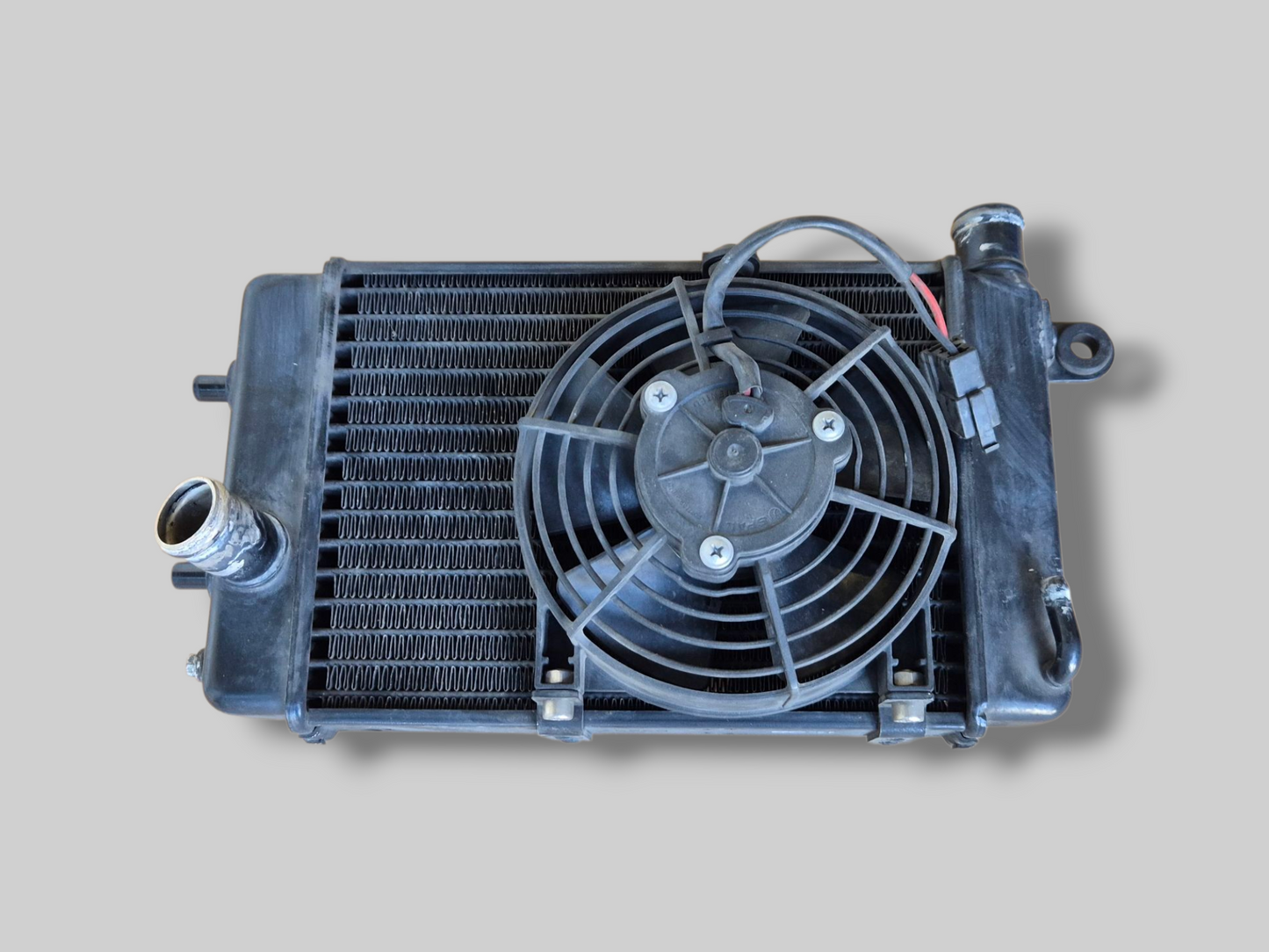 RECHTER RADIATOR ZWART AP8102952 Aprilia RSV Mille 98-03 / Tuono 02-05