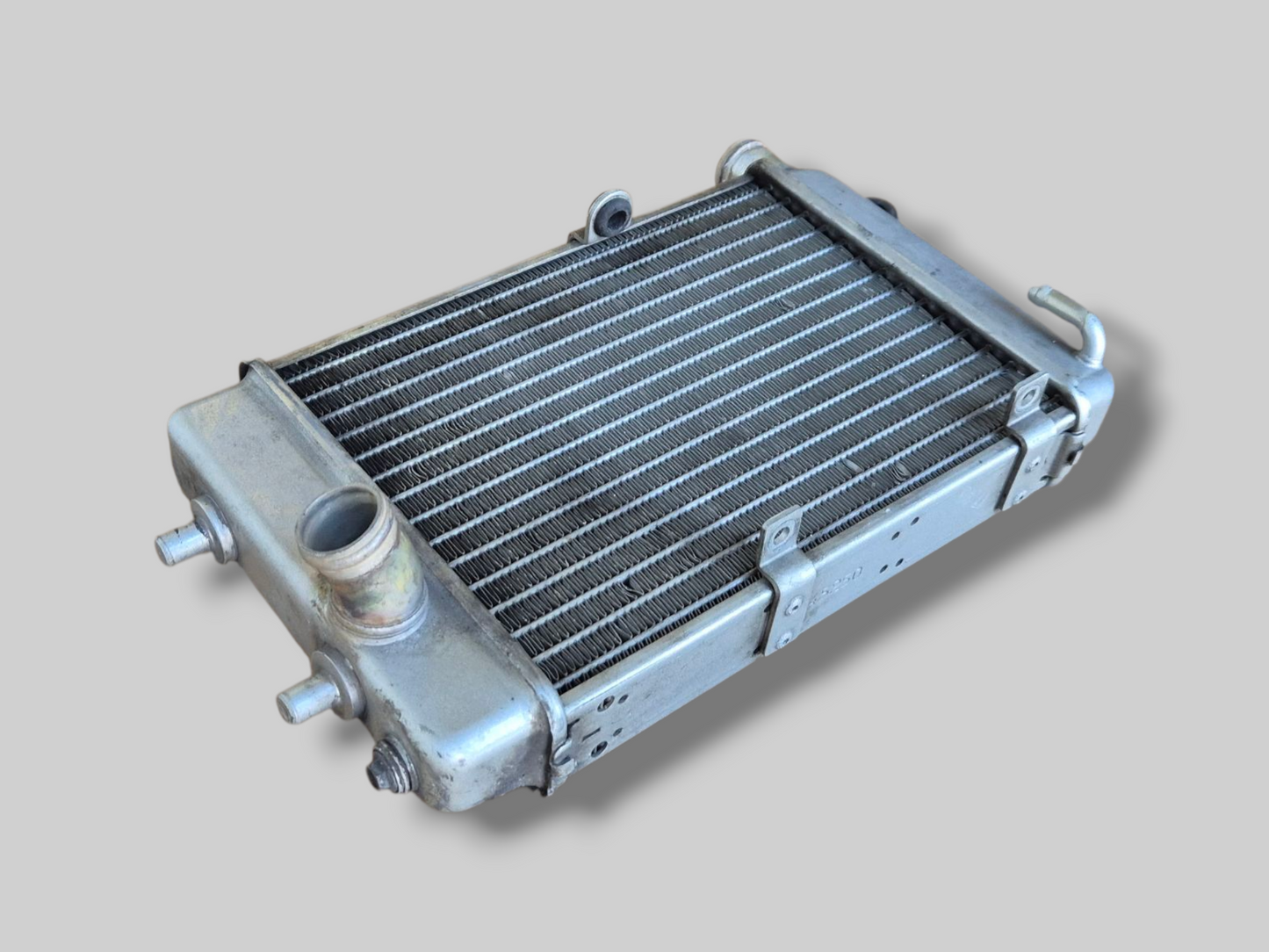 RECHTERRADIATOR ZILVER AP8102952 Aprilia RSV Mille 98-03 / Tuono 02-05