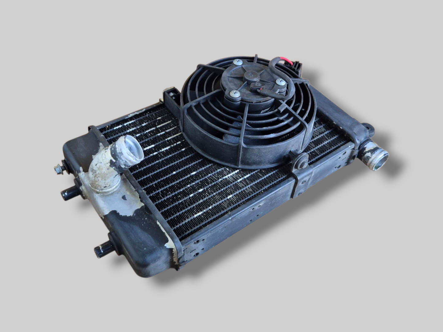 LINKER RADIATOR ZWART AP8102951 Aprilia RSV Mille 98-03 / Tuono 02-05
