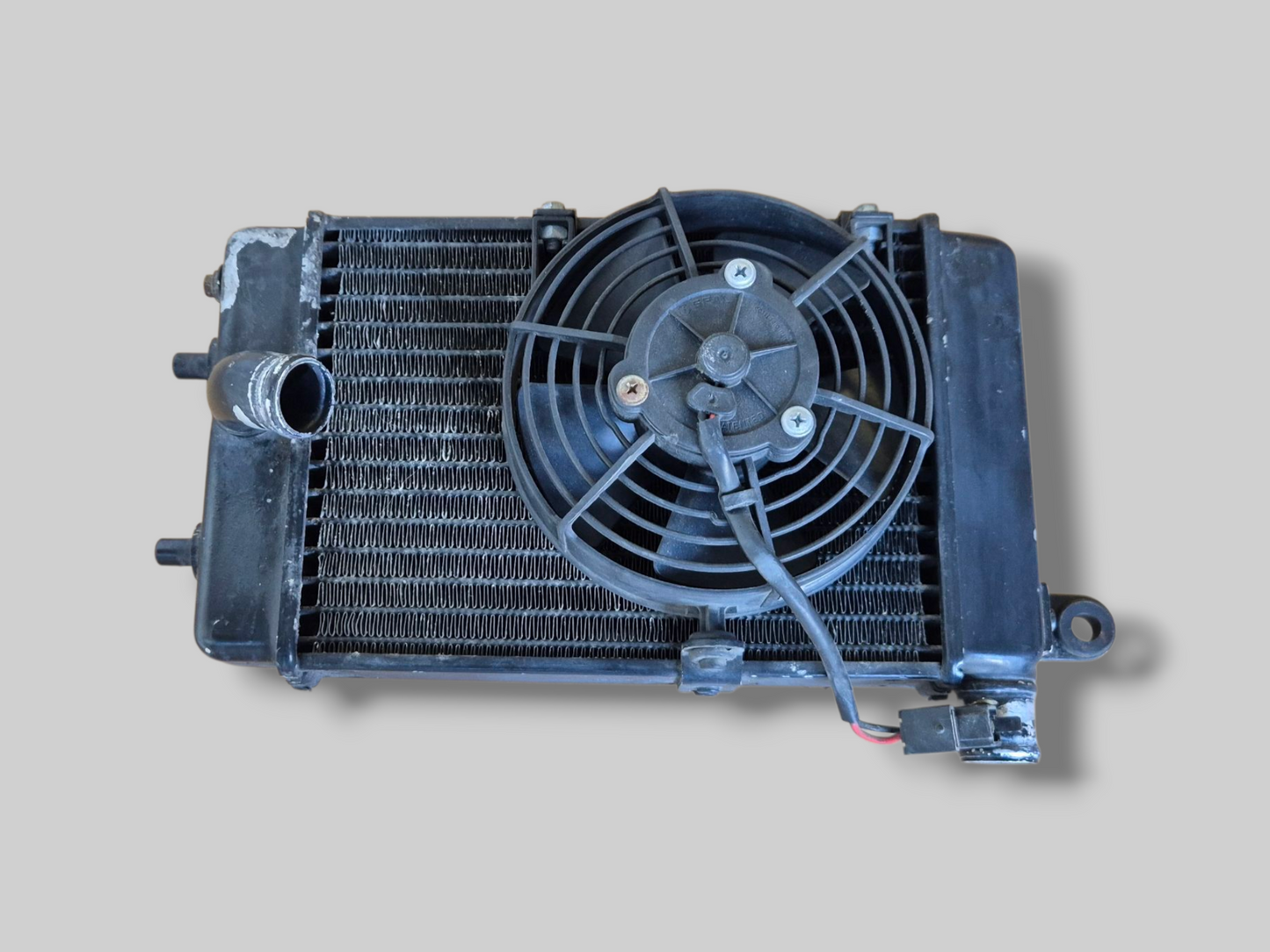 LINKER RADIATOR ZILVER AP8102951 Aprilia RSV Mille 98-03 / Tuono 02-05