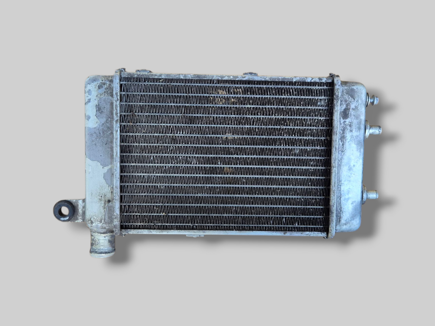 LINKER RADIATOR ZILVER AP8102951 Aprilia RSV Mille 98-03 / Tuono 02-05