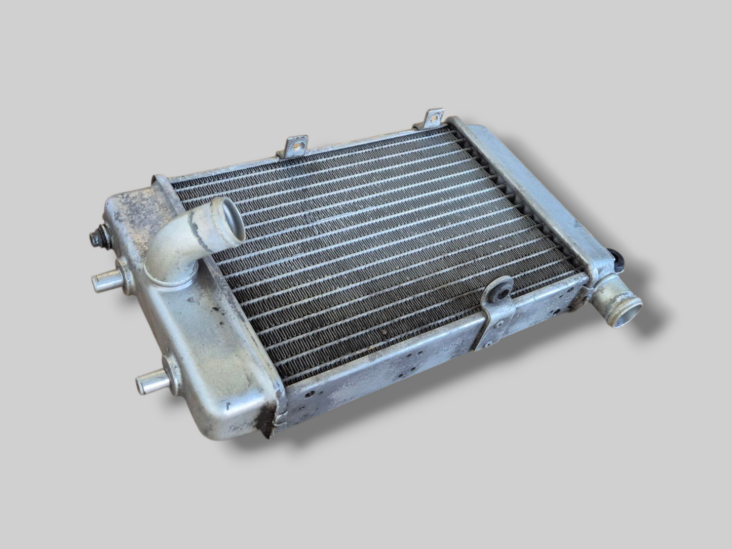 LINKER RADIATOR ZILVER AP8102951 Aprilia RSV Mille 98-03 / Tuono 02-05