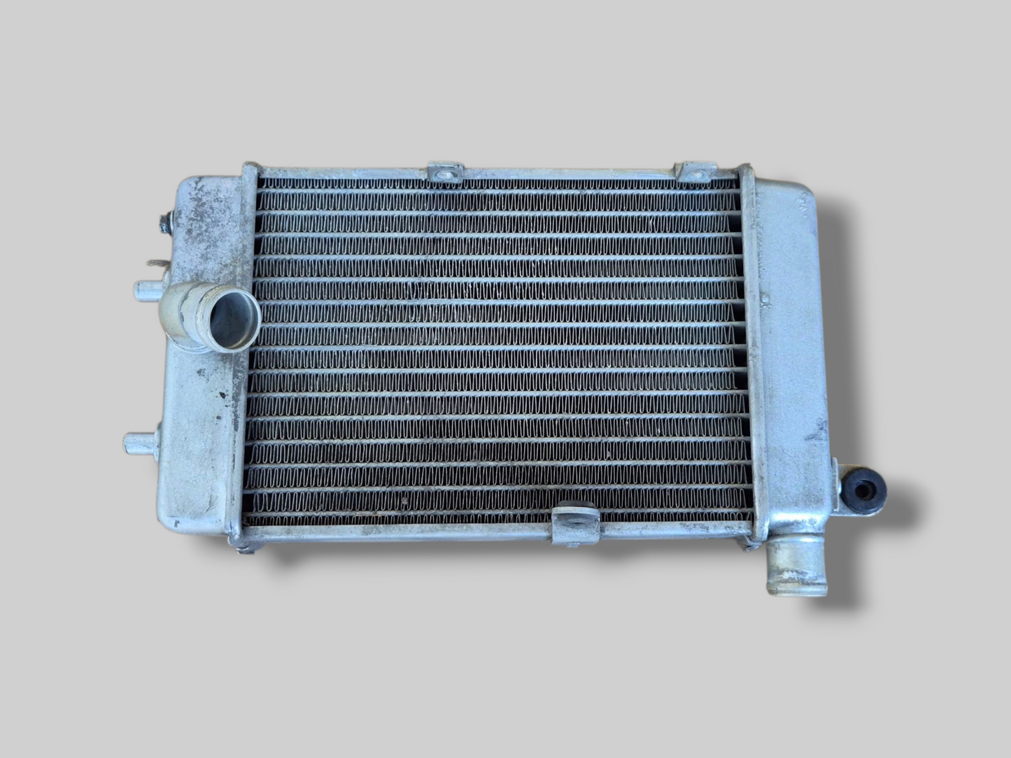 LINKER RADIATOR ZILVER AP8102951 Aprilia RSV Mille 98-03 / Tuono 02-05