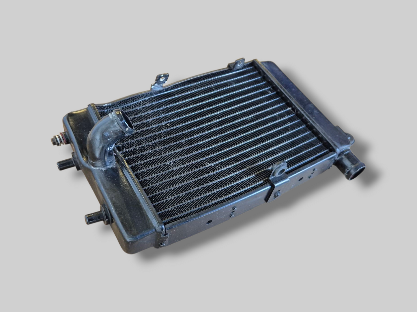 LINKER RADIATOR ZILVER AP8102951 Aprilia RSV Mille 98-03 / Tuono 02-05