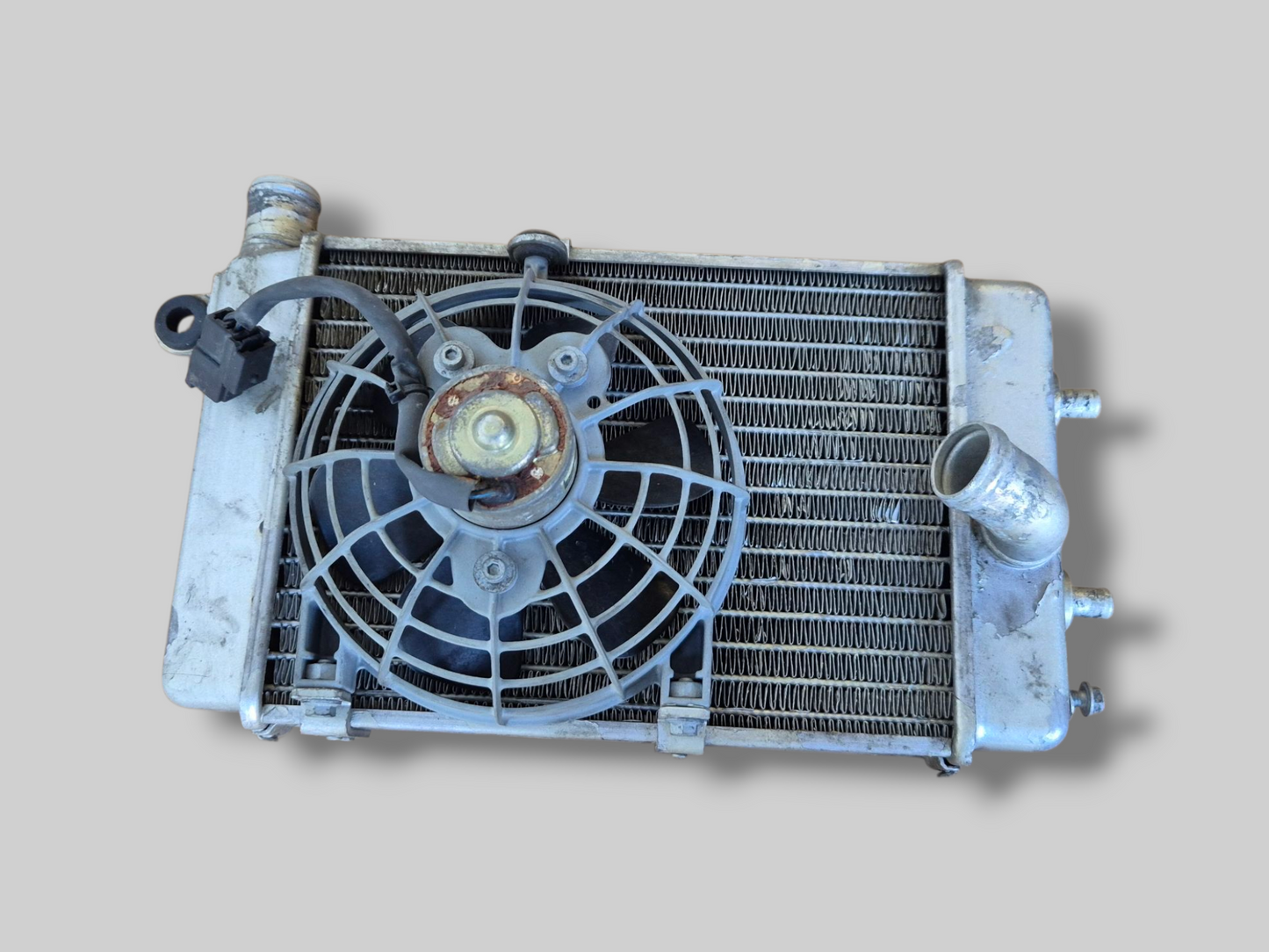LINKER RADIATOR ZILVER AP8102951 Aprilia RSV Mille 98-03 / Tuono 02-05