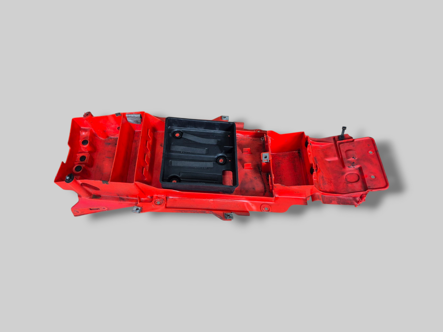 ONDER ZADEL / ACCUHOUDER AP8138591 Aprilia RSV Mille 98-03