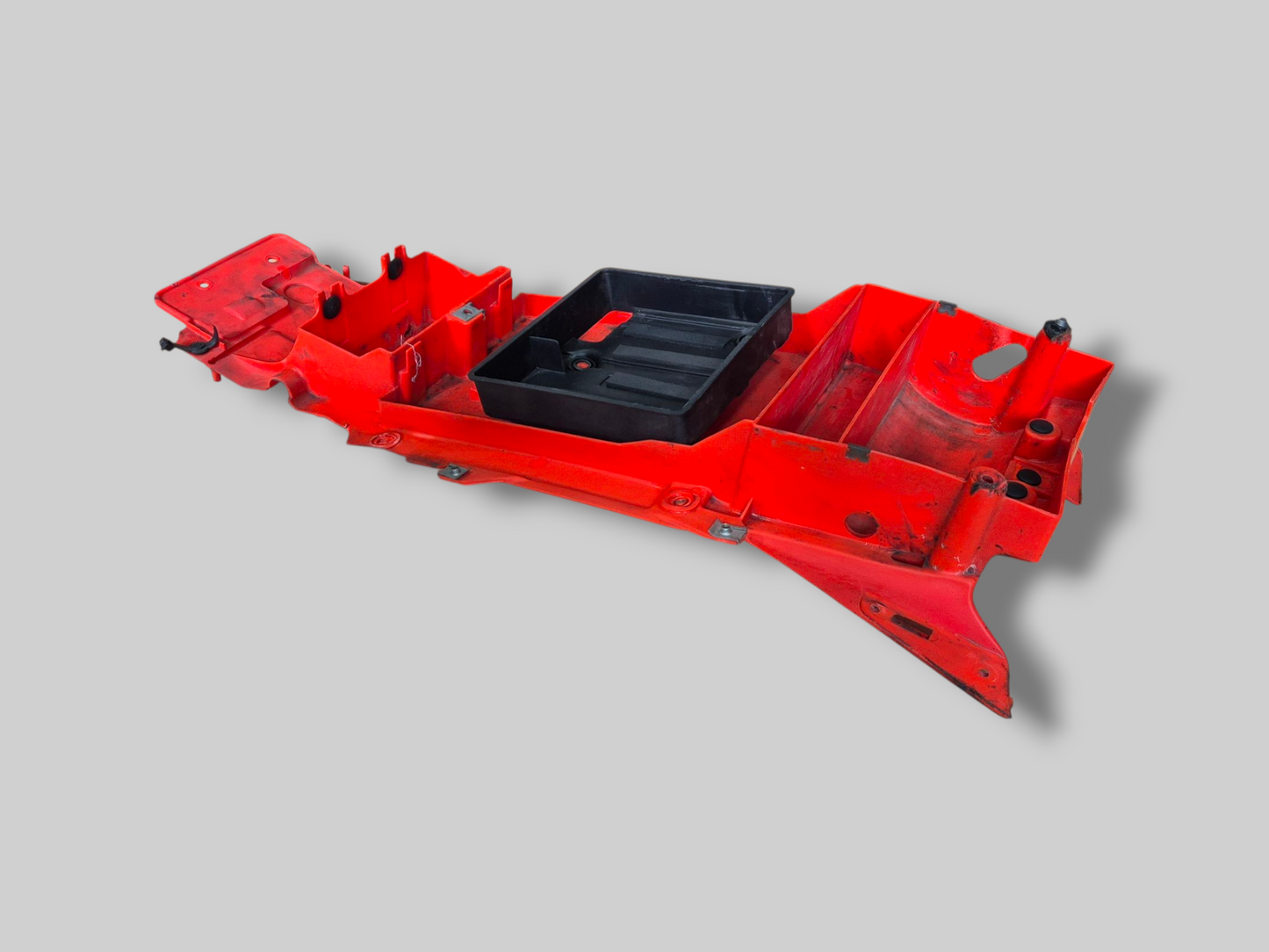 ONDER ZADEL / ACCUHOUDER AP8138591 Aprilia RSV Mille 98-03