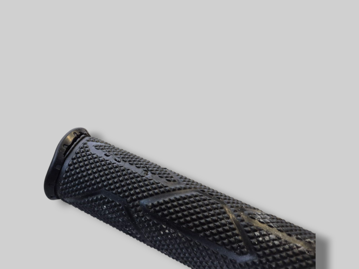 RECHTER HANDVAT GRIP GASKLEP AP8118501 Aprilia RSV Mille 98-03 / Tuono 02-05