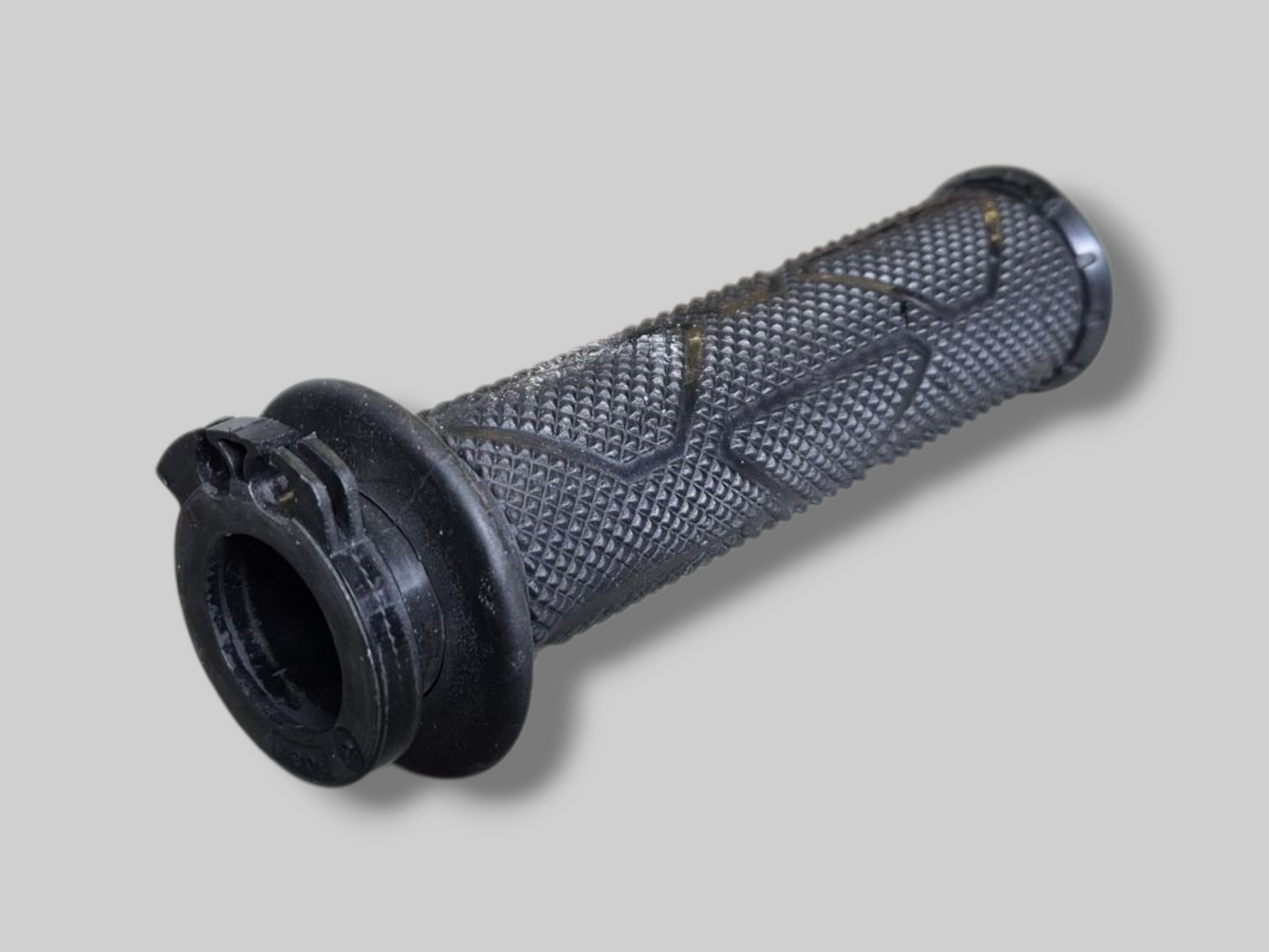 RECHTER HANDVAT GRIP GASKLEP AP8118501 Aprilia RSV Mille 98-03 / Tuono 02-05