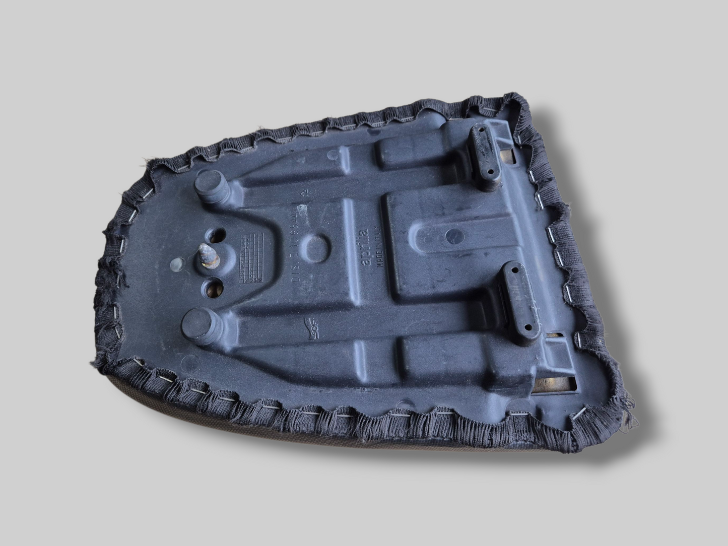 ACHTERPASSAGIERSZADEL AP8129362 Aprilia RSV Mille 2003 / Tuono 02-05