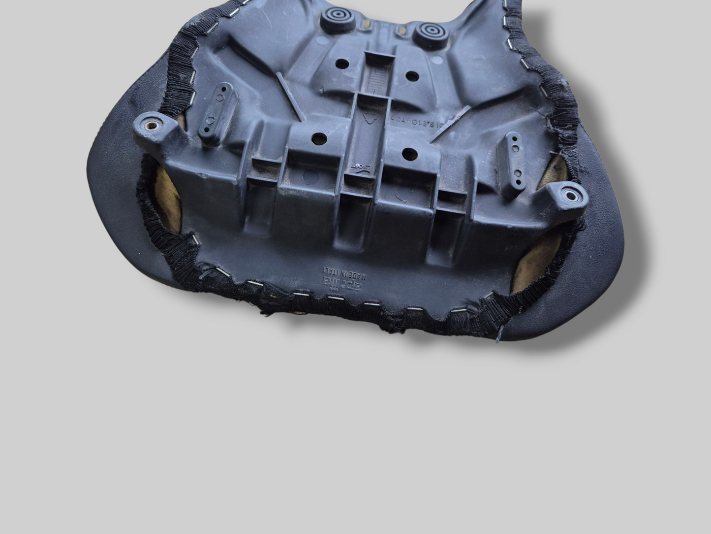 BESTUURDERZADEL AP8129169 Aprilia RSV Mille 01-03 / Tuono 02-05