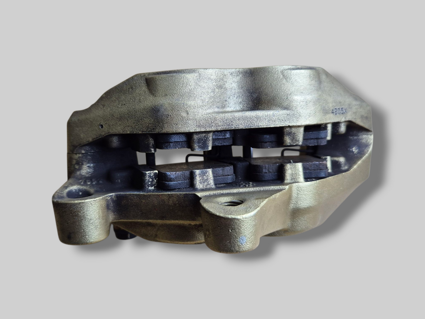 REMKLAUW VOOR RECHTS BREMBO P4 GOUD AP8113970 Aprilia RSV Mille 98-03 / Tuono 02-05