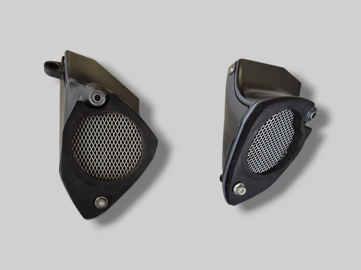 RECHTER LUCHTINLAATKANAAL TUONO MAGNEET GRIJS AP8168231 Aprilia RSV Tuono 2002-2005