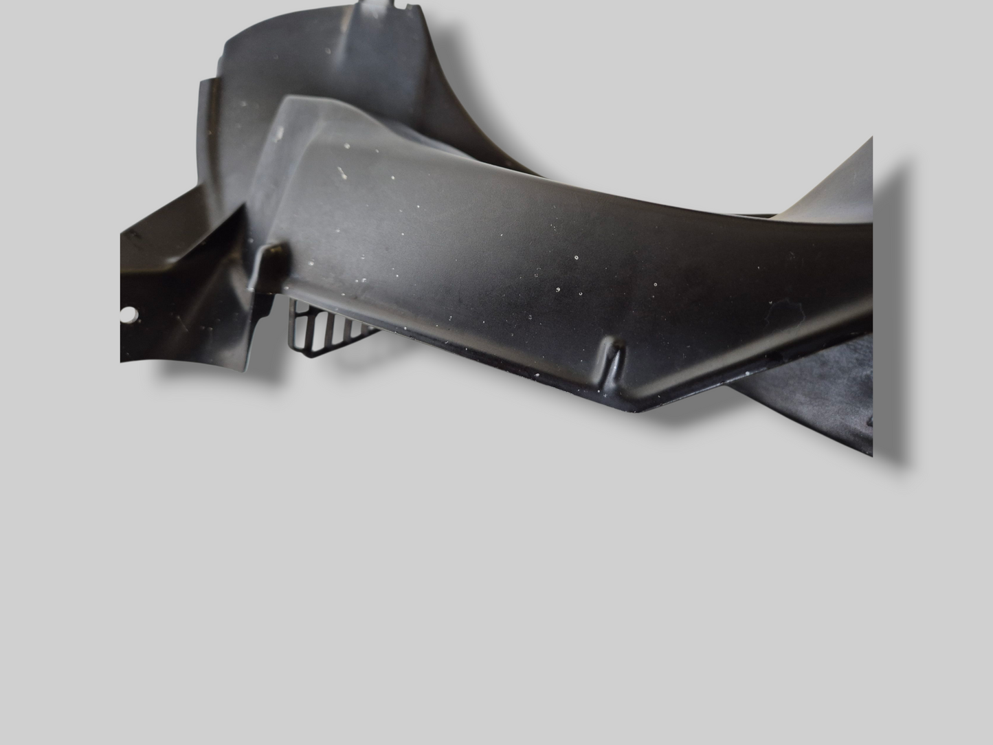 LINKSE INTERNE LUCHTKANAALKUIP, MAT ZWART AP8149278 Aprilia RSV Mille 98-03