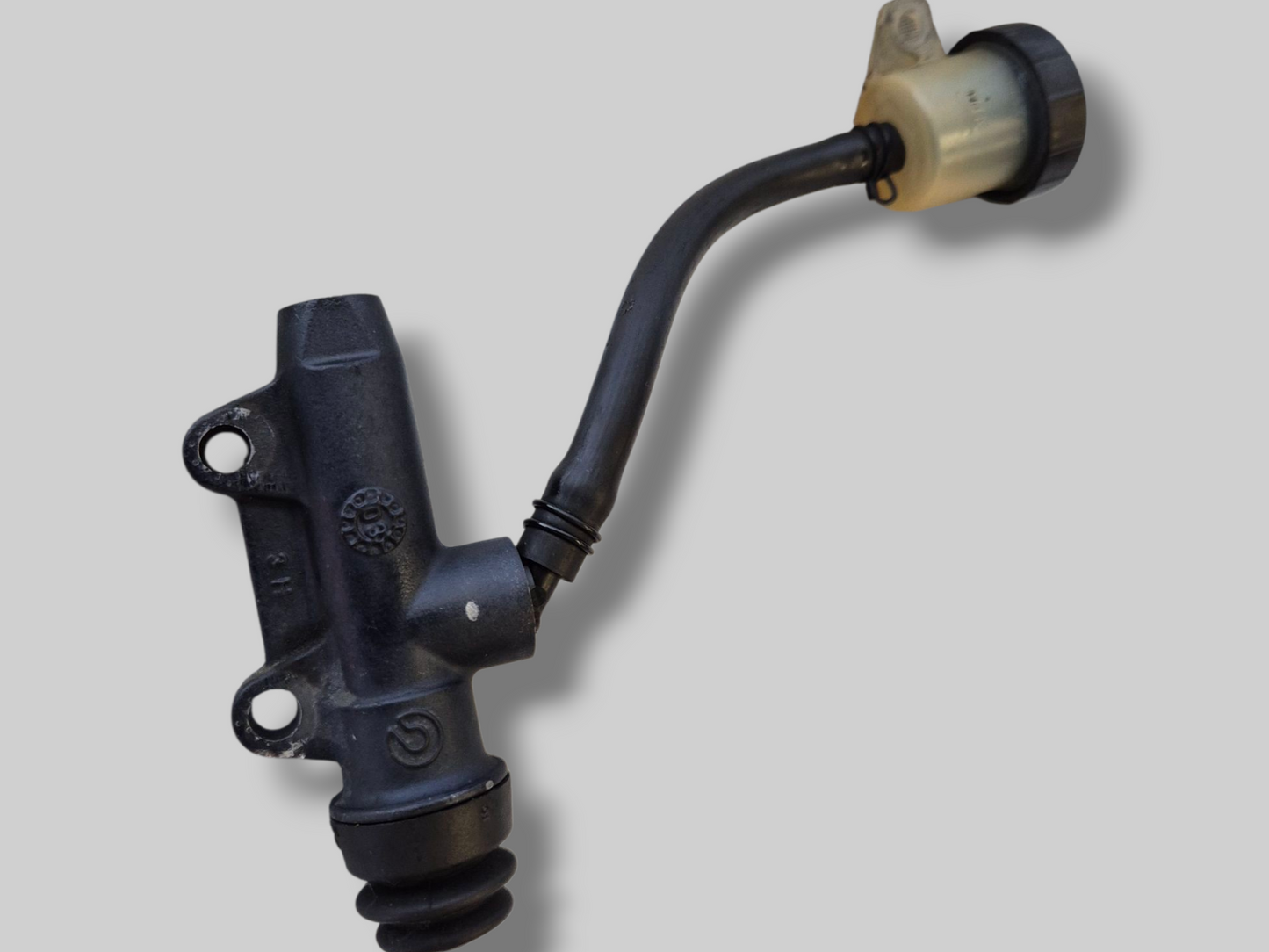 ACHTERREMPOMP HOOFDCILINDER AP8113324 Aprilia RSV Mille 98-03 / Tuono 02-05