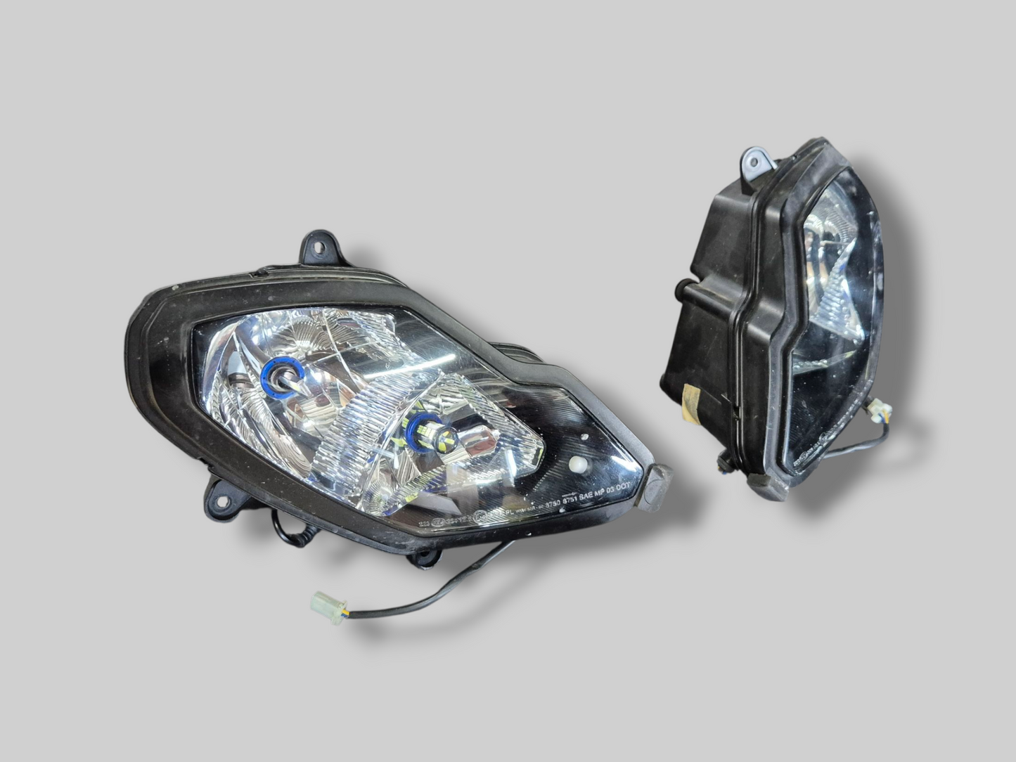 LEFT AND RIGHT-HAND SIDE HEADLIGHT UNITS EU/USA AP8127152 Aprilia RSV1000R 04-10 / Tuono 1000R 06-10