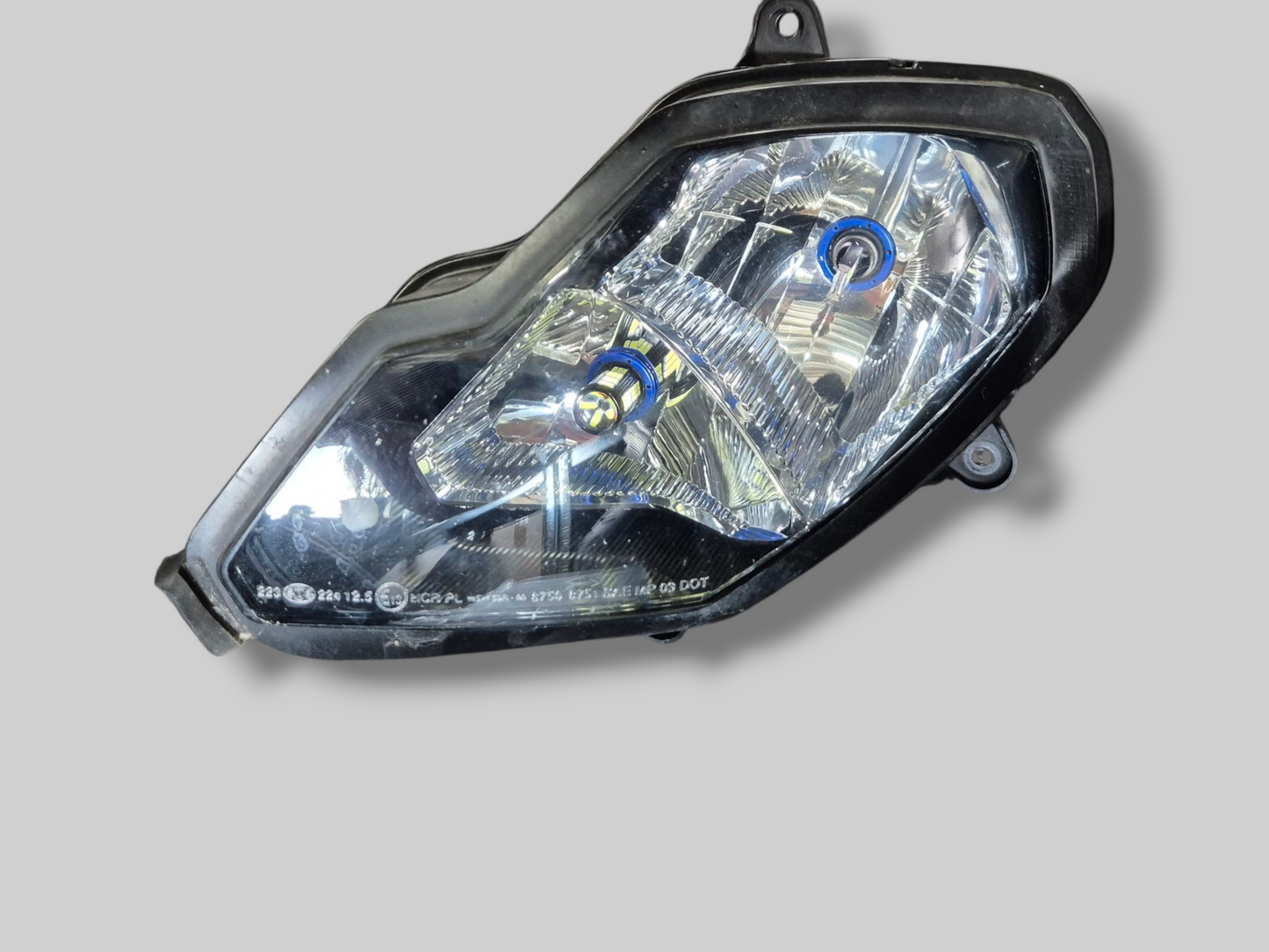 LEFT AND RIGHT-HAND SIDE HEADLIGHT UNITS EU/USA AP8127152 Aprilia RSV1000R 04-10 / Tuono 1000R 06-10