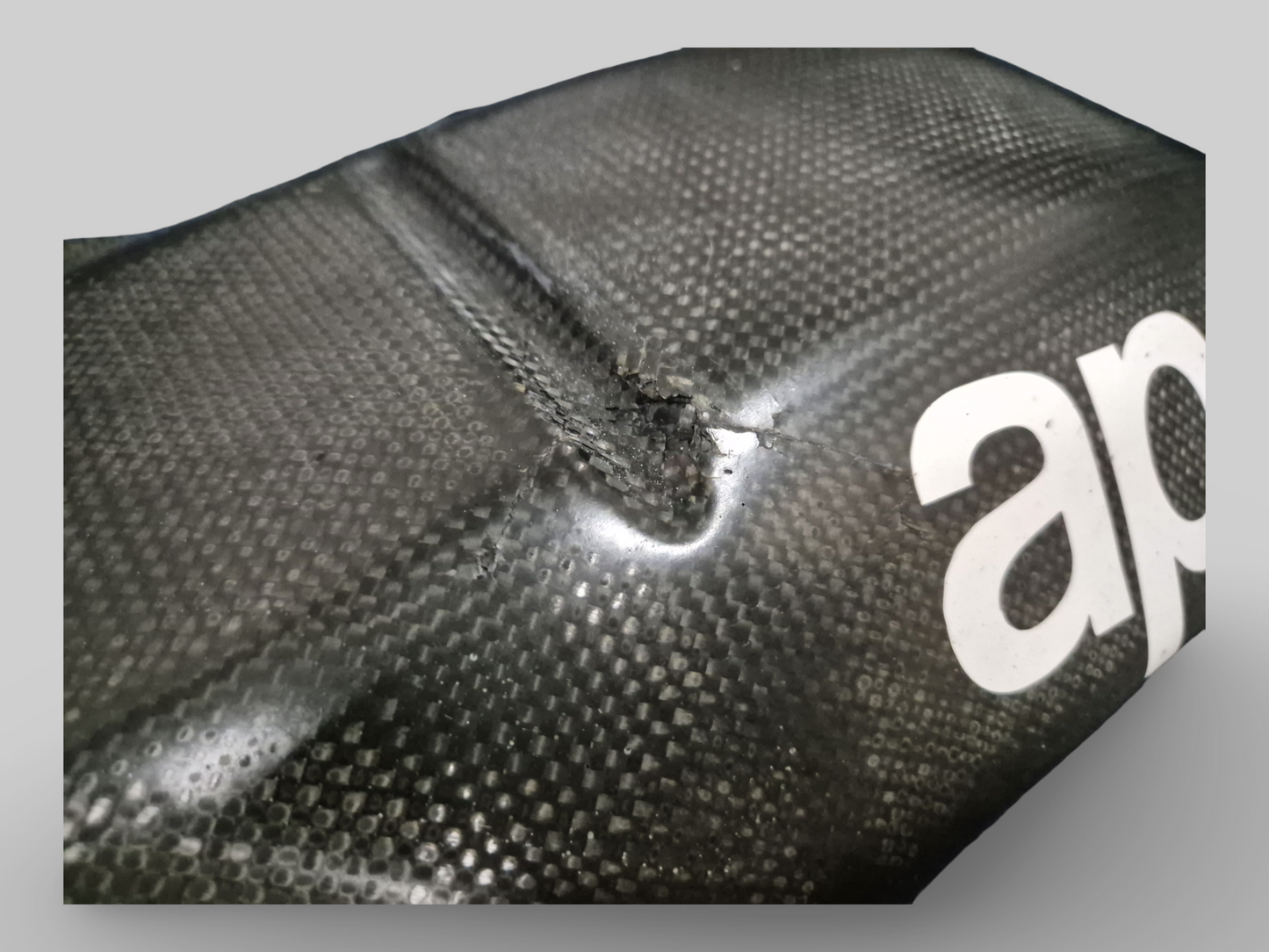 REAR CARBON OEM MUDGUARD / HUGGER AP8791048 Aprilia RSV Mille 98-03 / Tuono 02-05