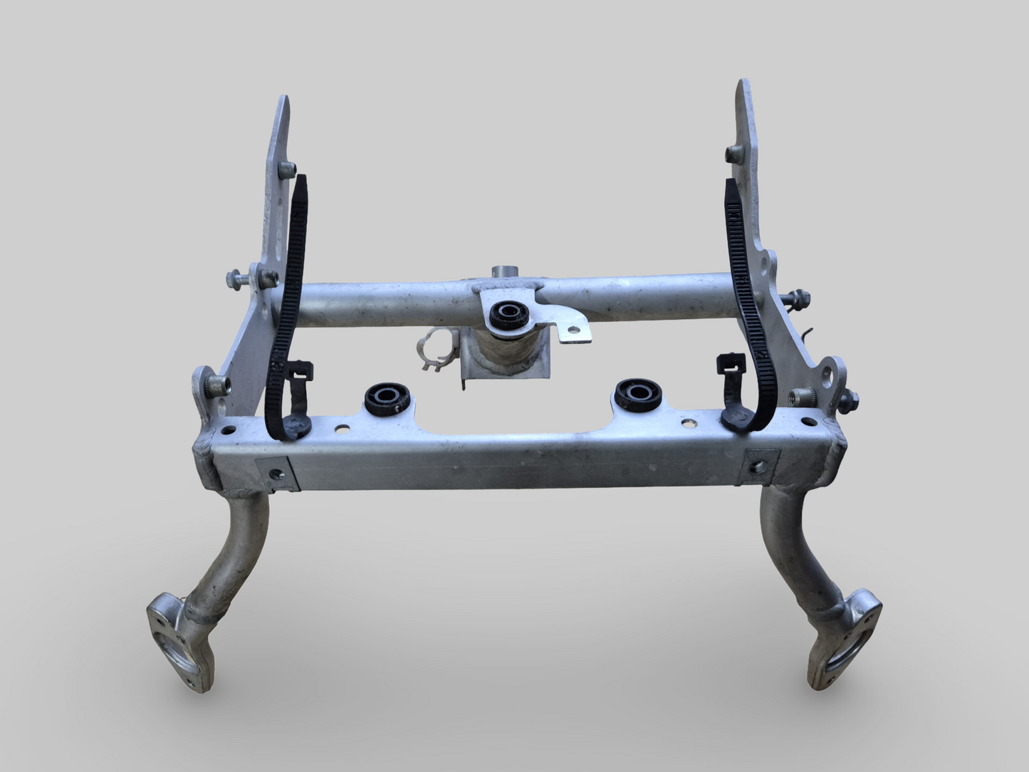 SUPPORT DE GROUPE D'INSTRUMENTS SOUS-CHÂSSIS AVANT AP8135905 Aprilia RSV Mille 98-03 